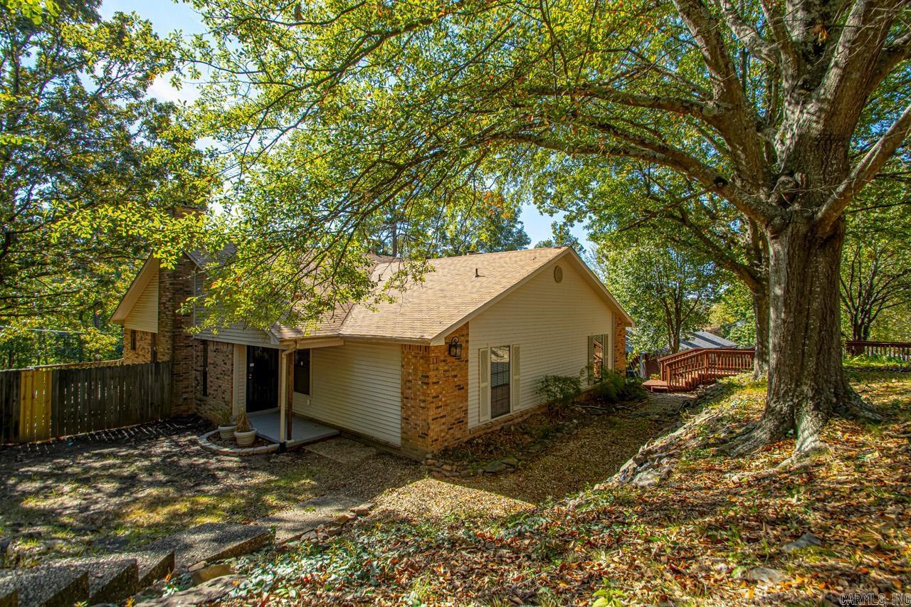 WOODLAND HILLS - Residential