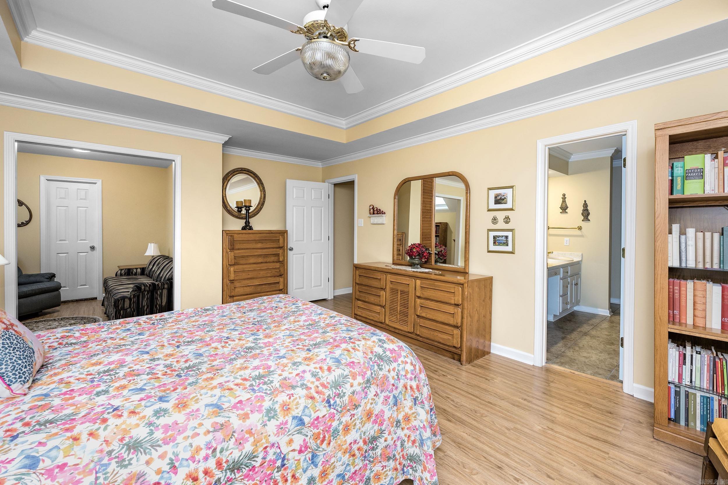 SECLUDED HILLS - Residential