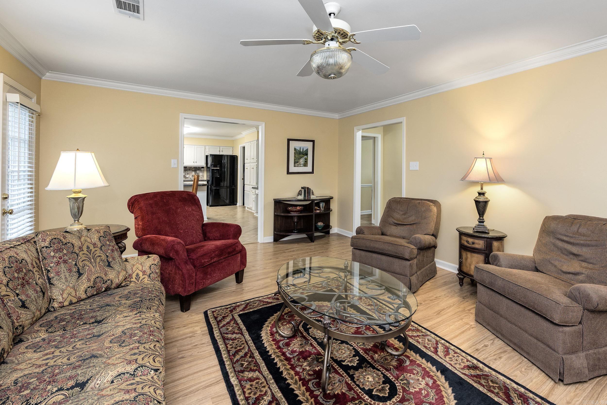 SECLUDED HILLS - Residential