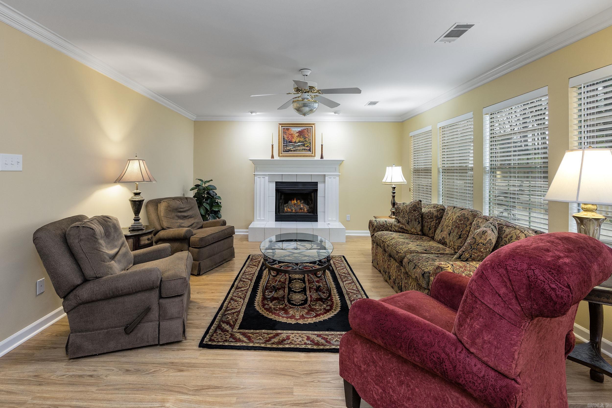 SECLUDED HILLS - Residential