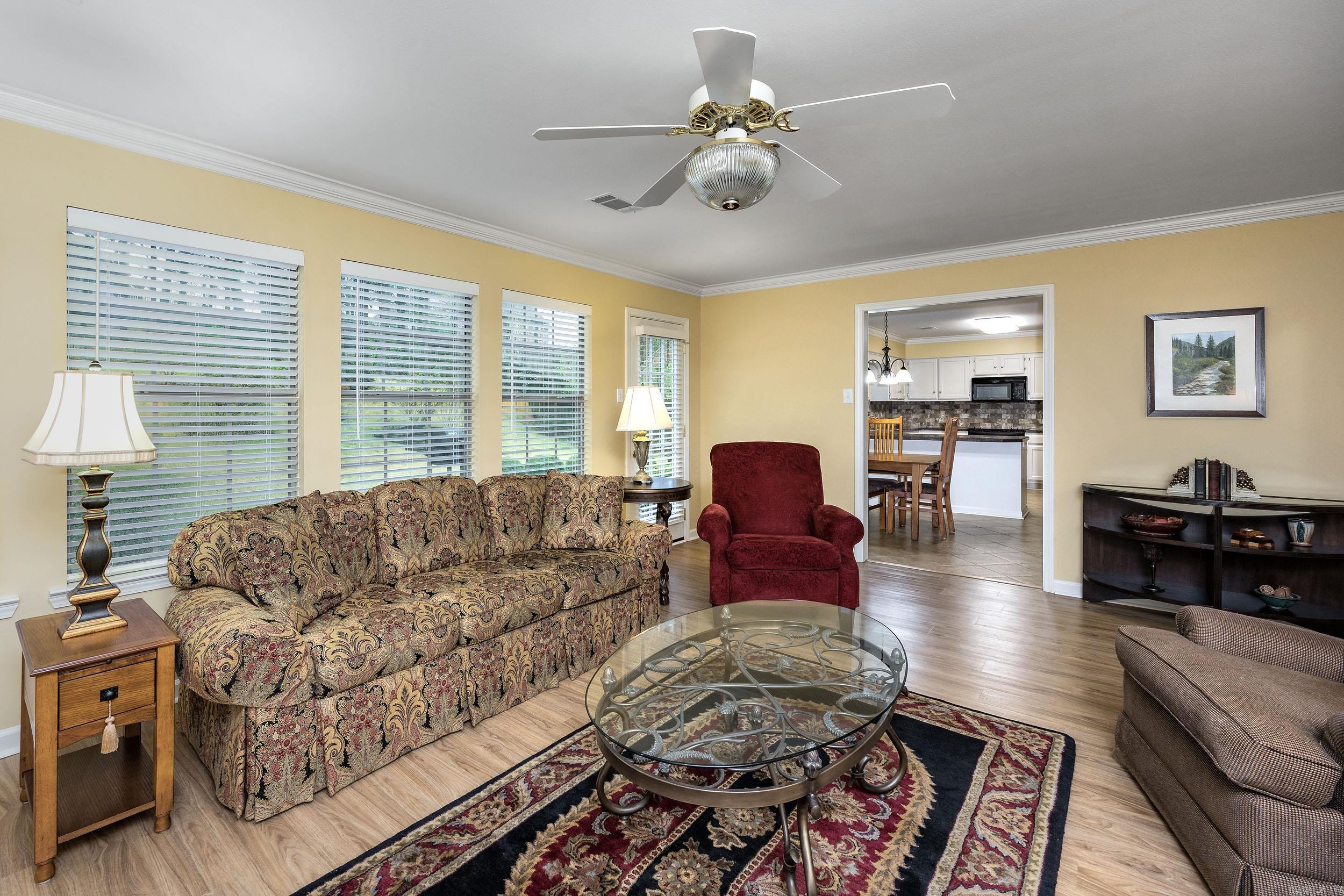 SECLUDED HILLS - Residential