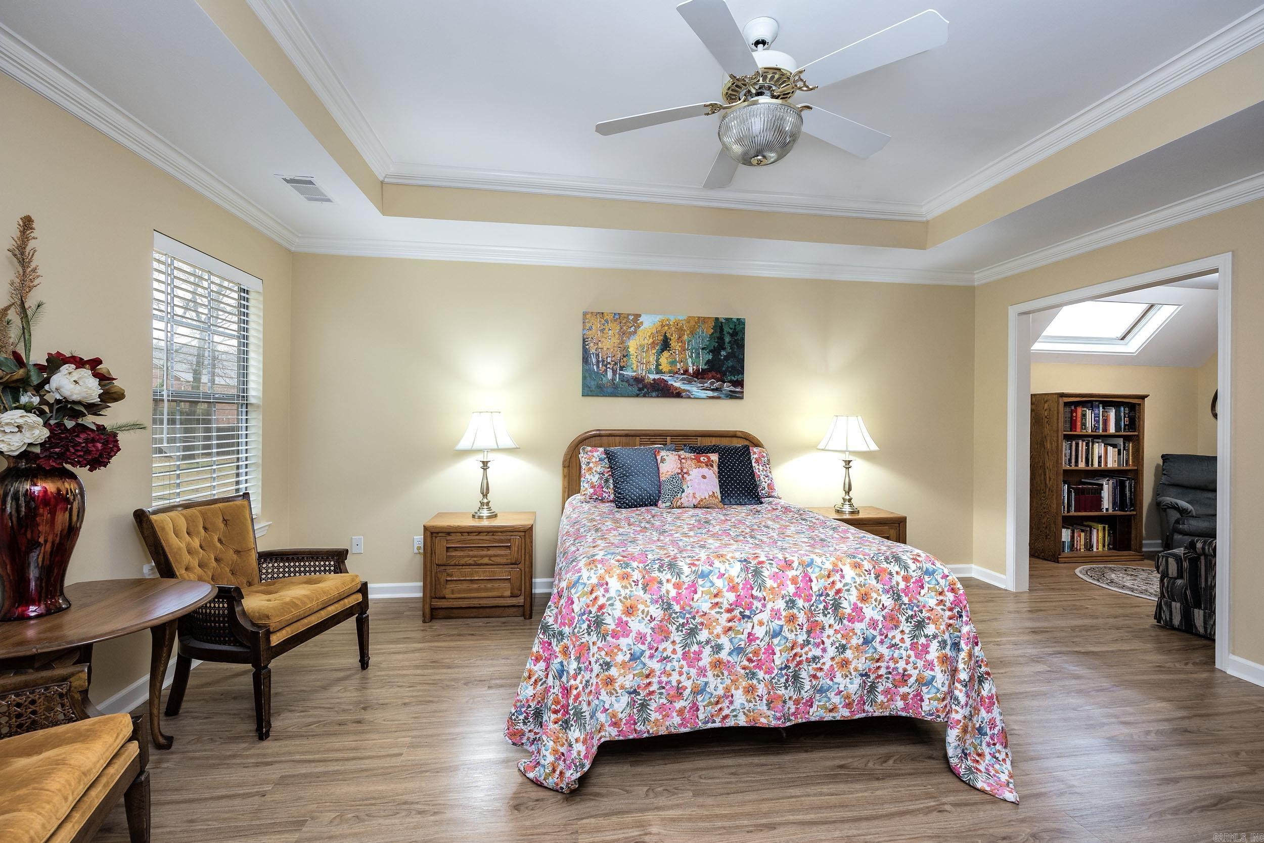 SECLUDED HILLS - Residential