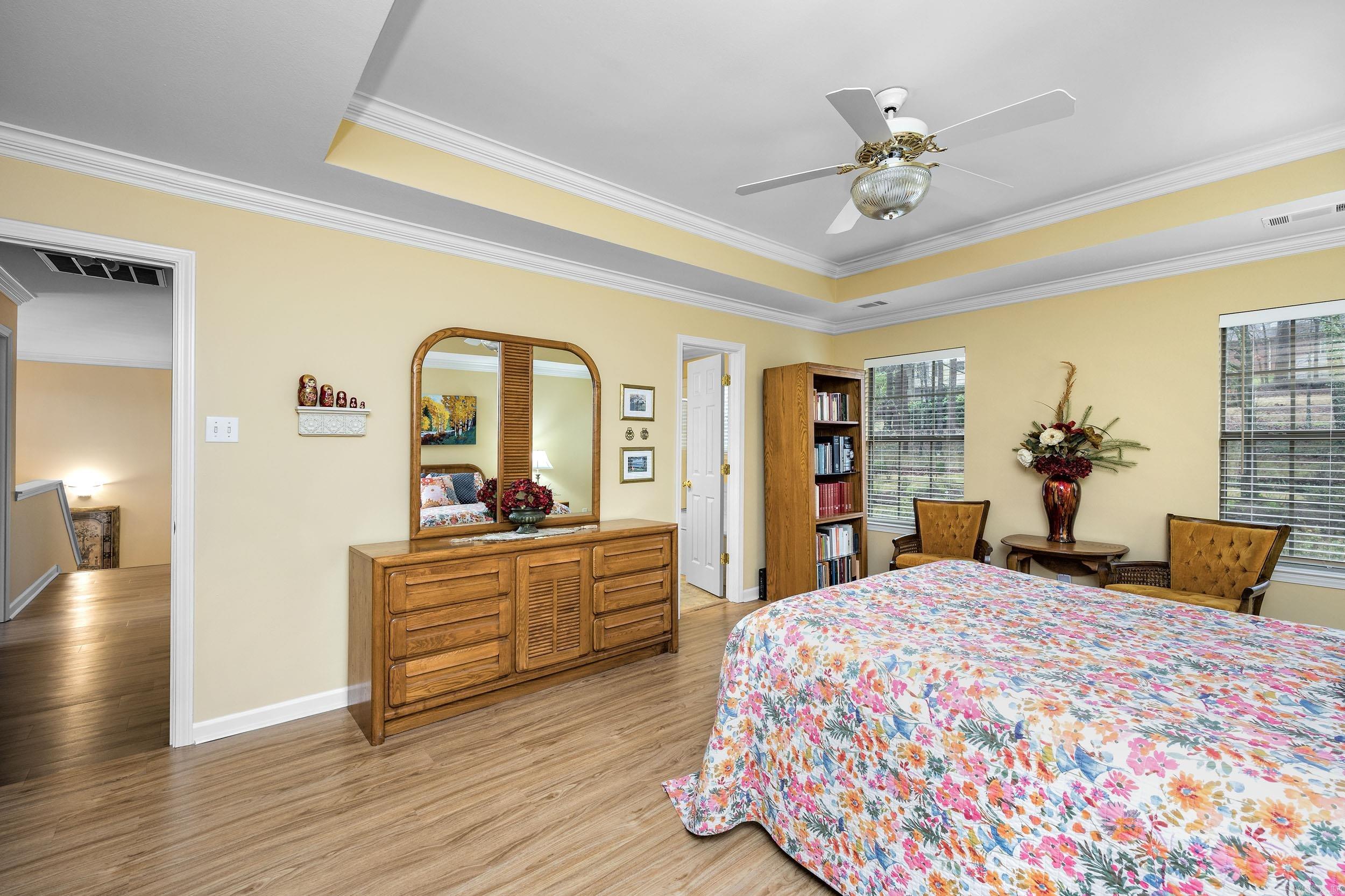 SECLUDED HILLS - Residential