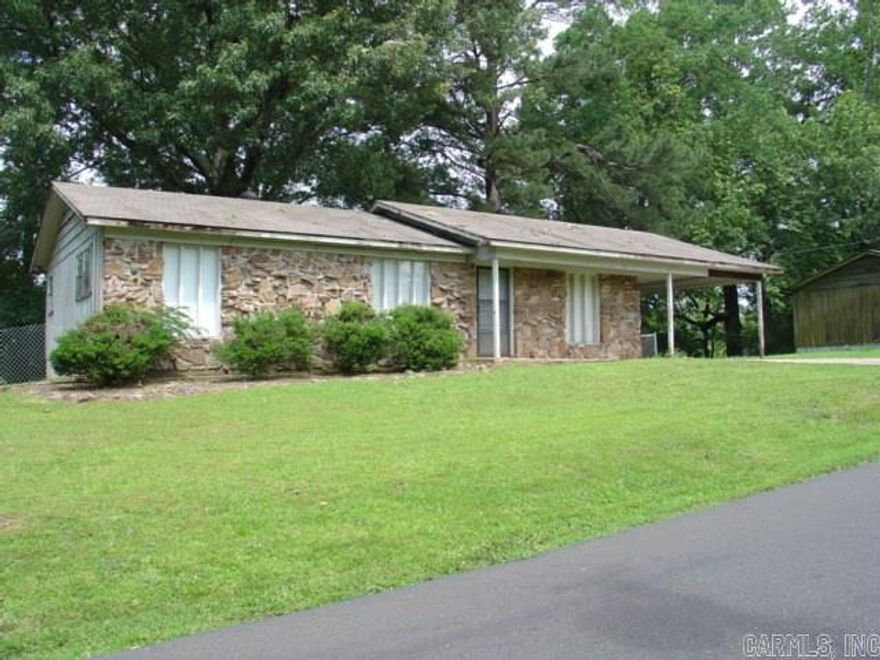 Rental unit available now.  3 BR, 1 BA, new carpet and fresh paint, large living space, large kitchen, central heat and air.  Large fenced yard, kitchen appliances include Refrigerator, stove and dishwasher.  Call for info about Pet Deposit