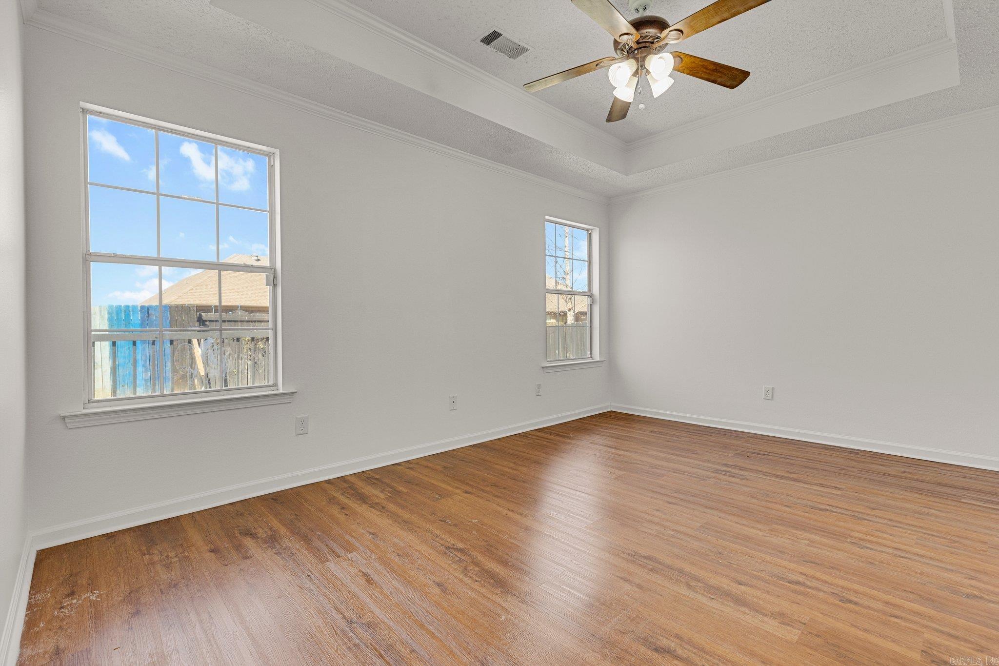 EMERALD VALLEY - Residential