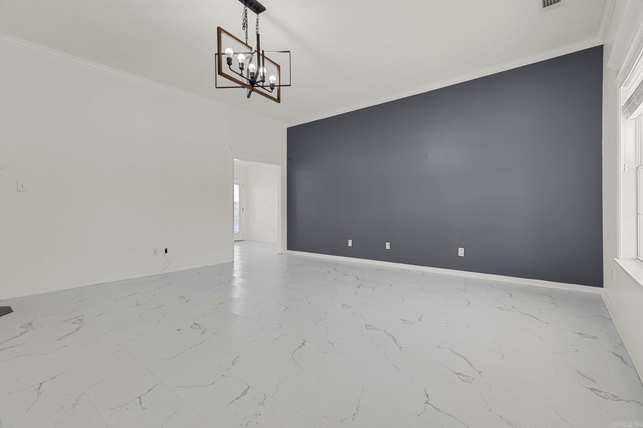 EMERALD VALLEY - Residential