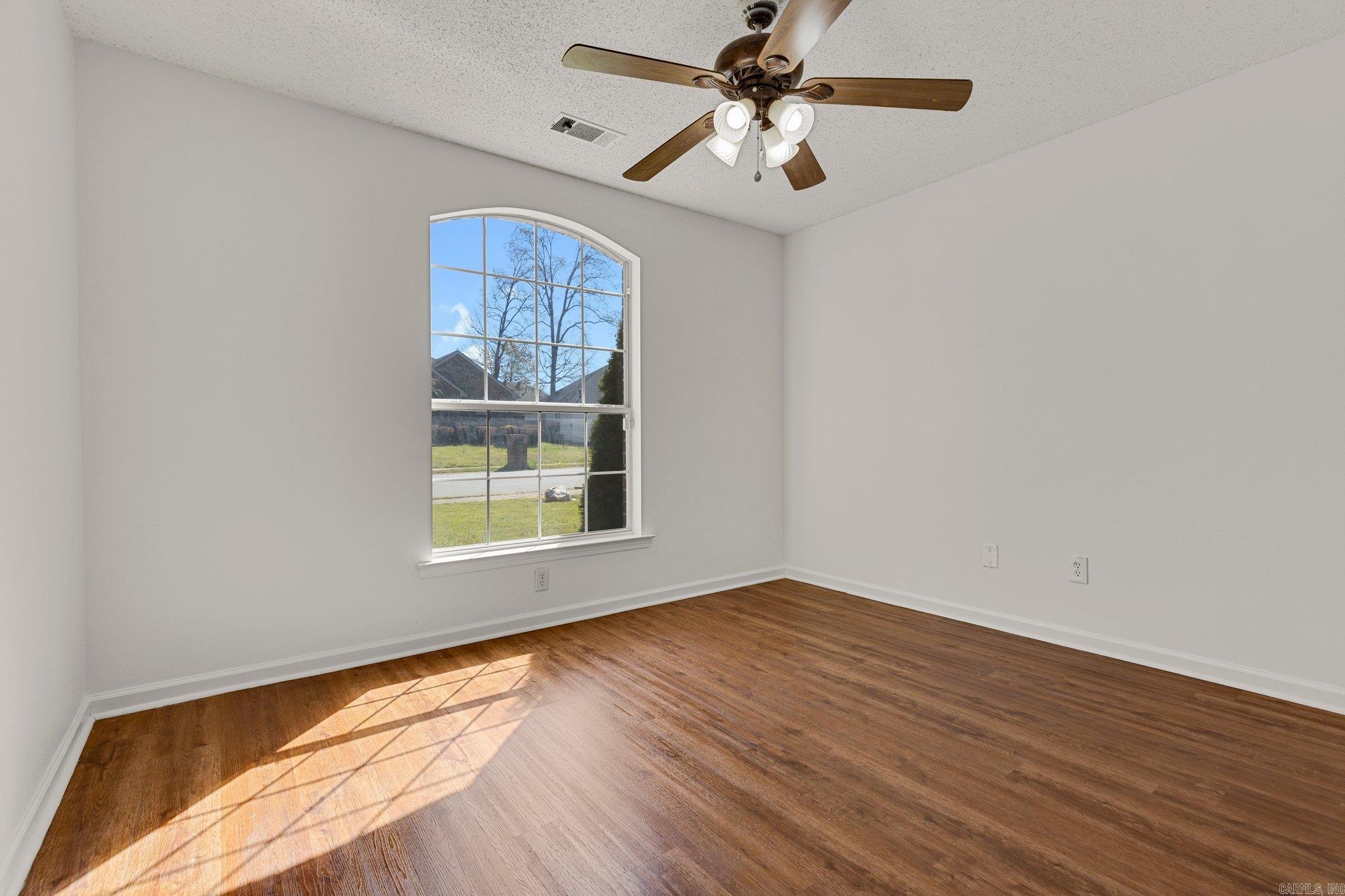 EMERALD VALLEY - Residential