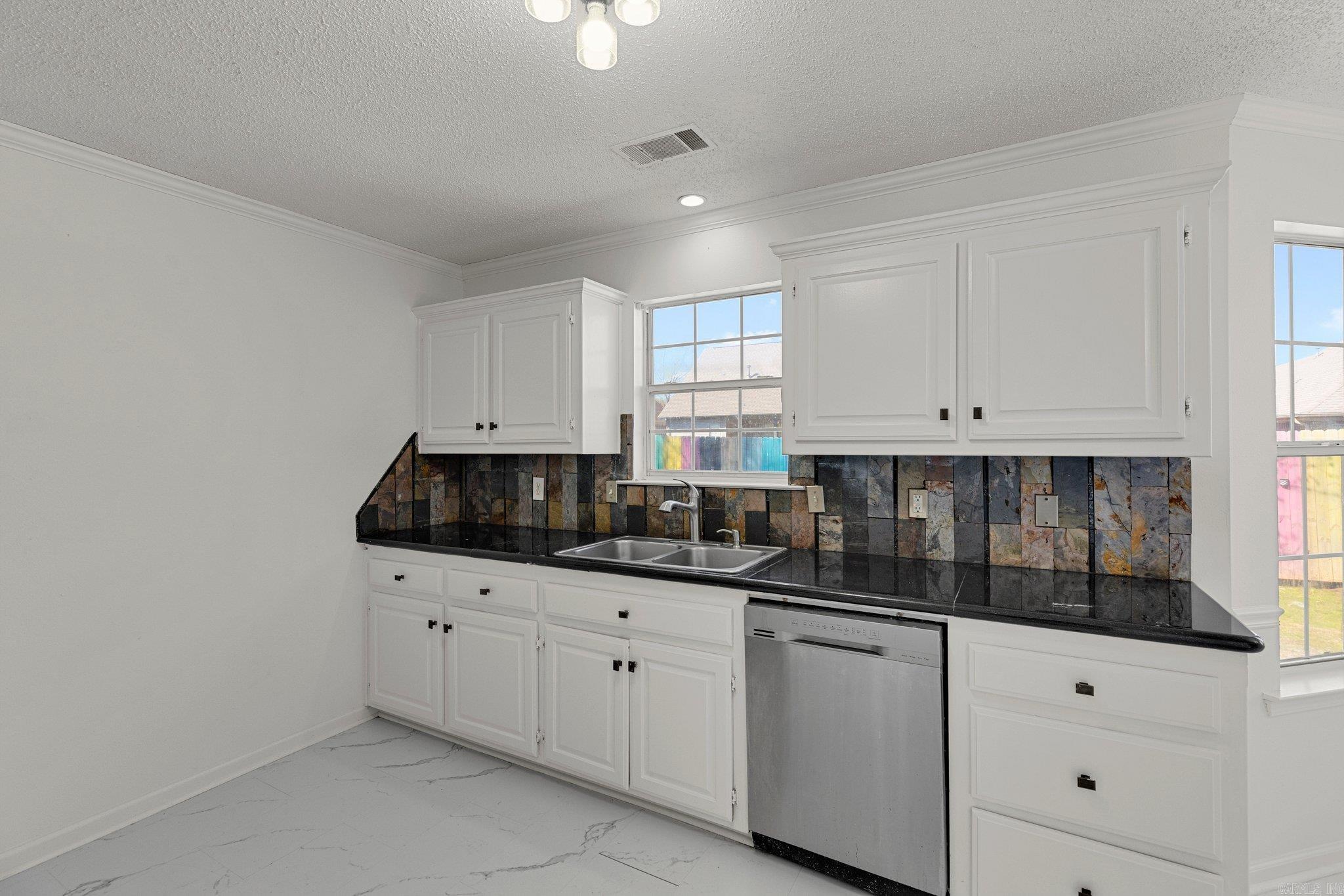 EMERALD VALLEY - Residential