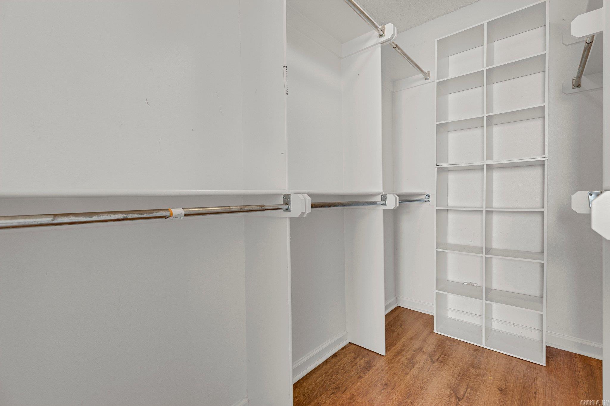 EMERALD VALLEY - Residential