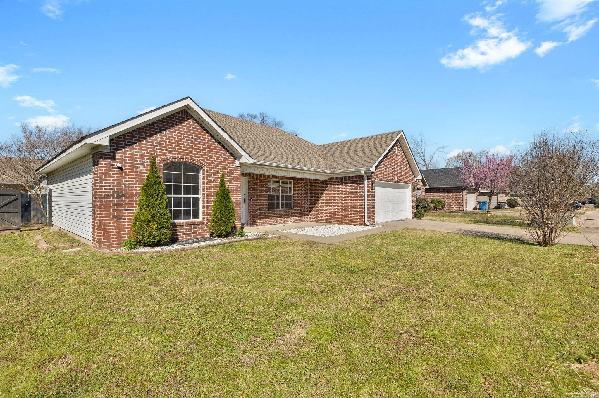 EMERALD VALLEY - Residential