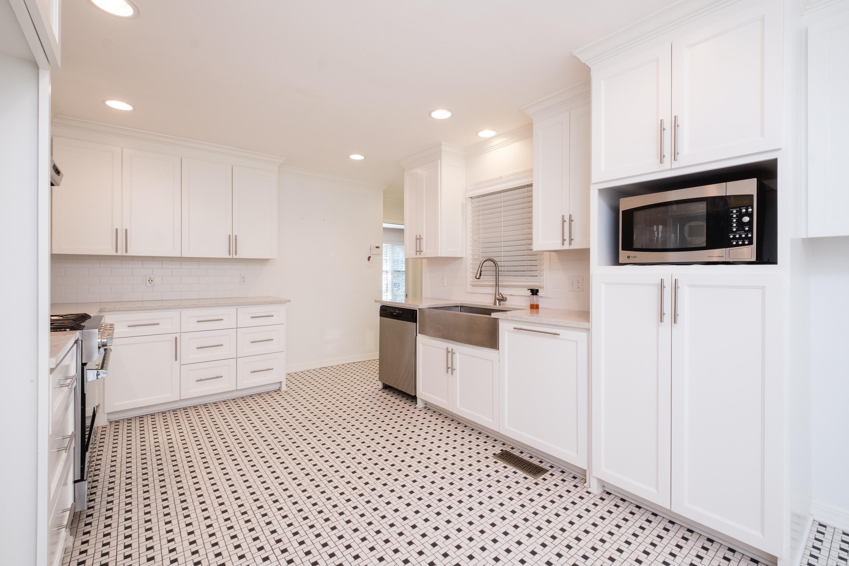 SHANNON HILLS EAST - Residential