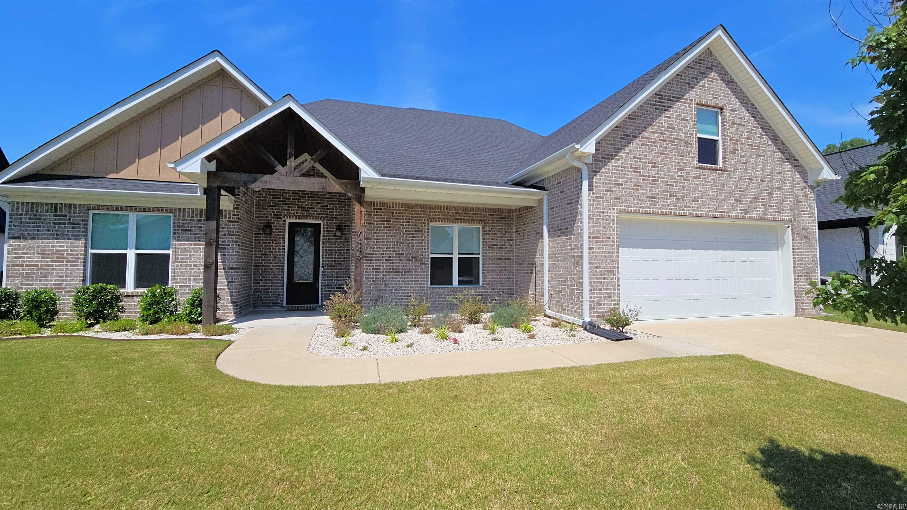 THE WOODS OF HURRICANE LAKE ESTA - Residential