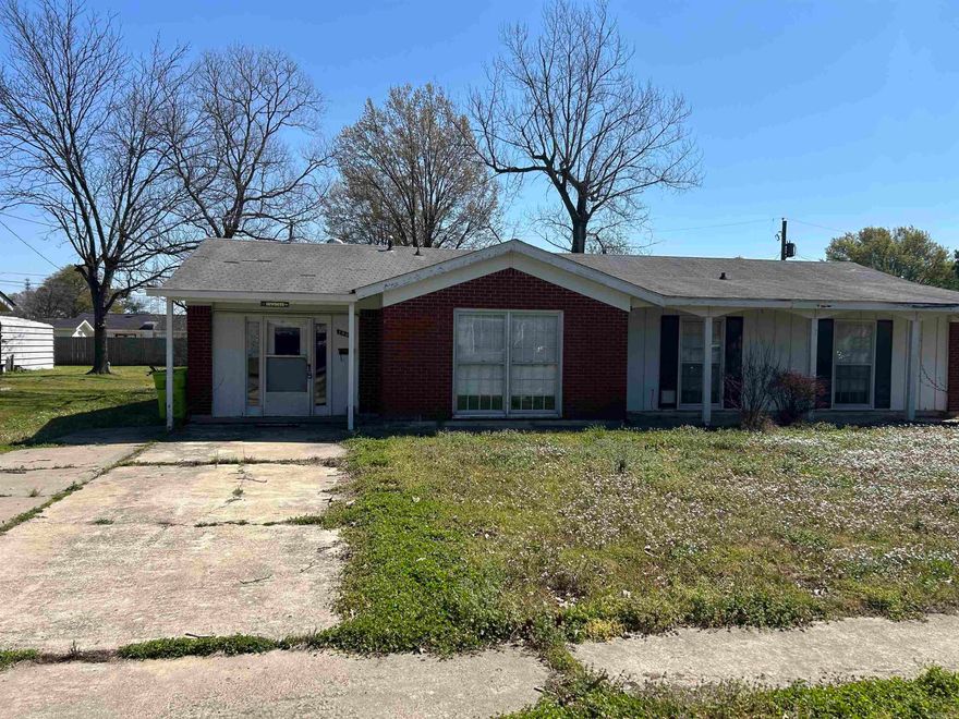 Check out this great new listing! Investors, this may be one to add to your portfolio. This home may also be eligible for rehab financing for consumers as well!