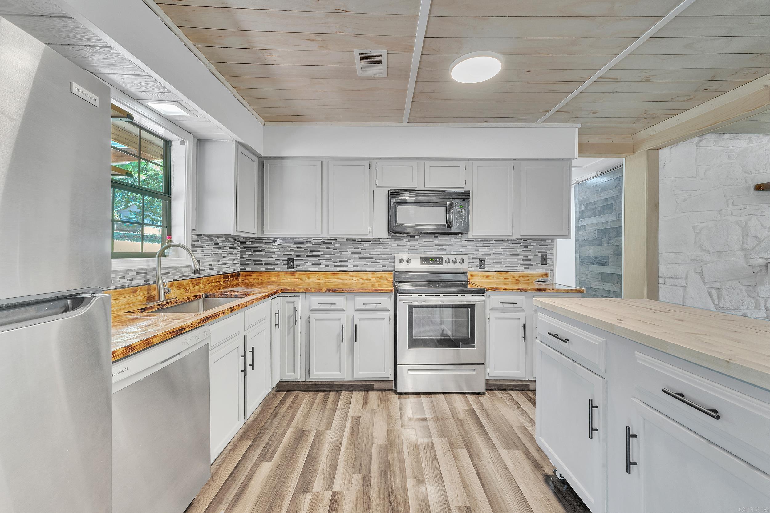 NORFORK HEIGHTS ADD TO NORFORK - Residential