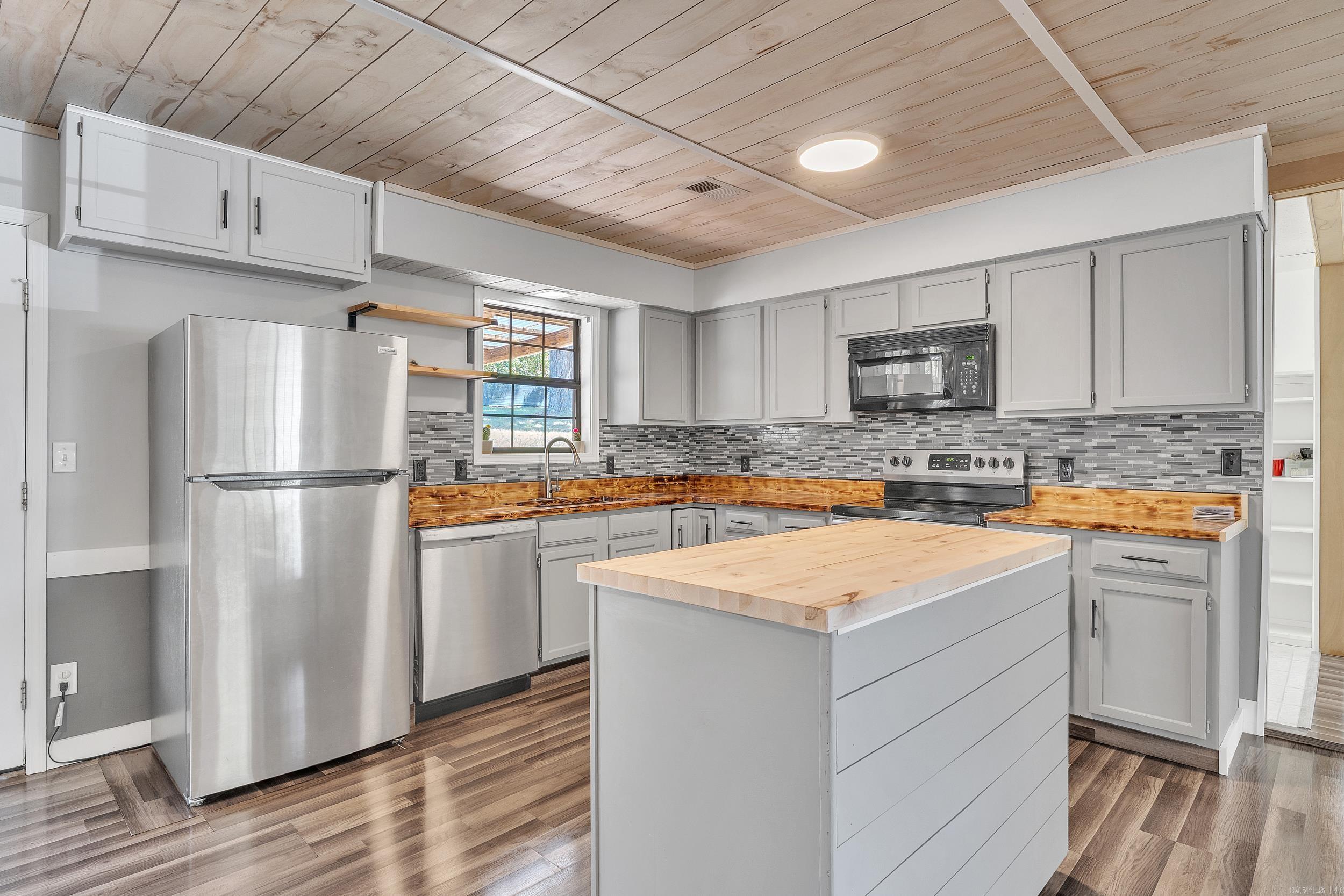 NORFORK HEIGHTS ADD TO NORFORK - Residential