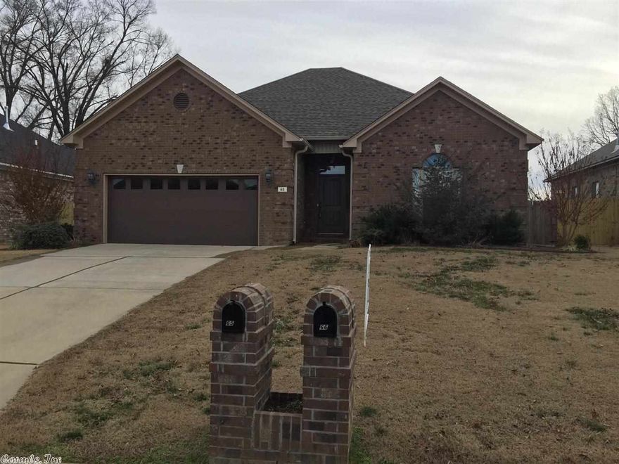 Open floor plan, stainless appliances, and new carpet. Hardly lived in, fenced yard, double sinks, and large closets. Could be 100% financing for Rural Development.