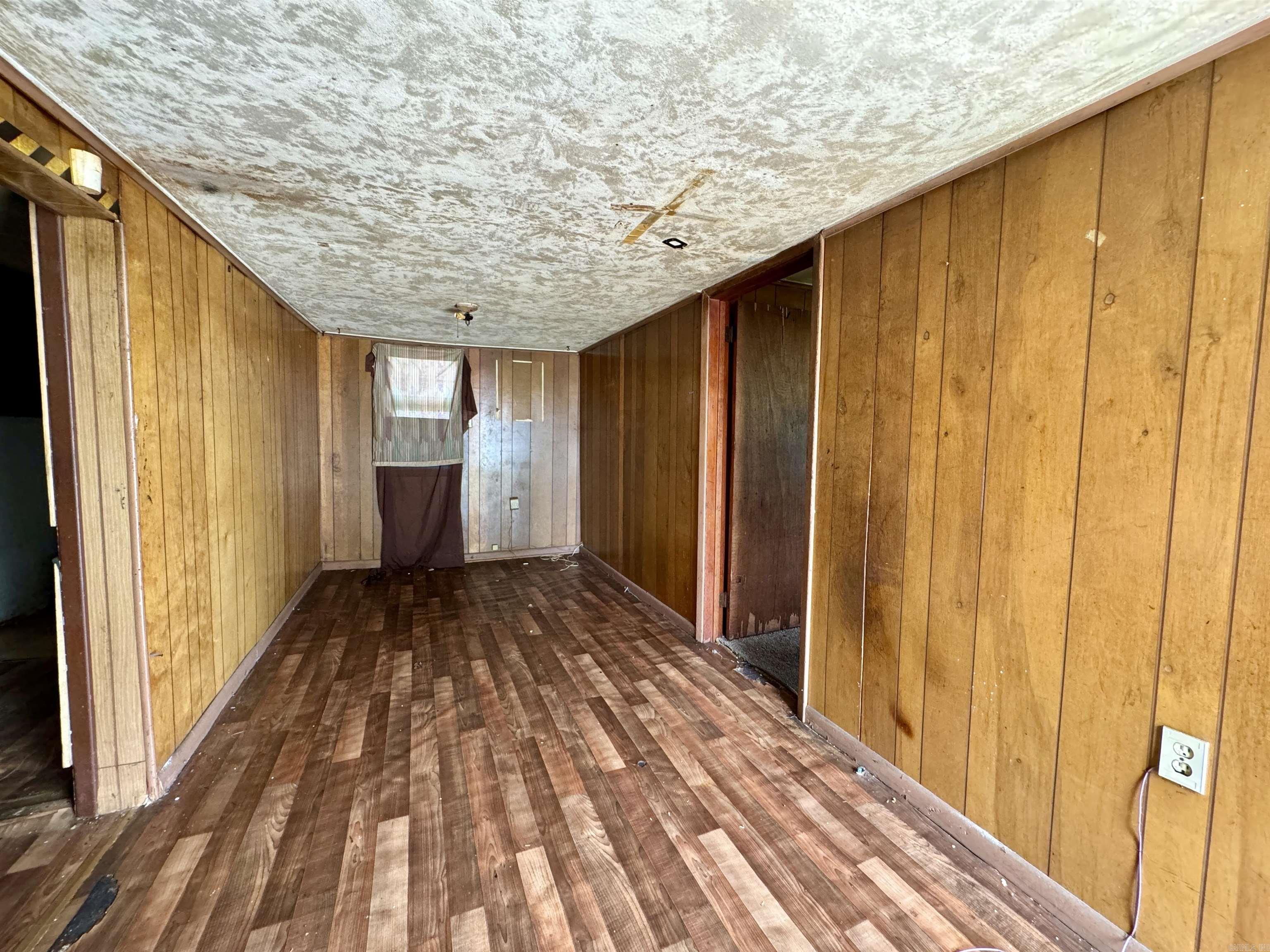 EAST CENTRAL - Residential