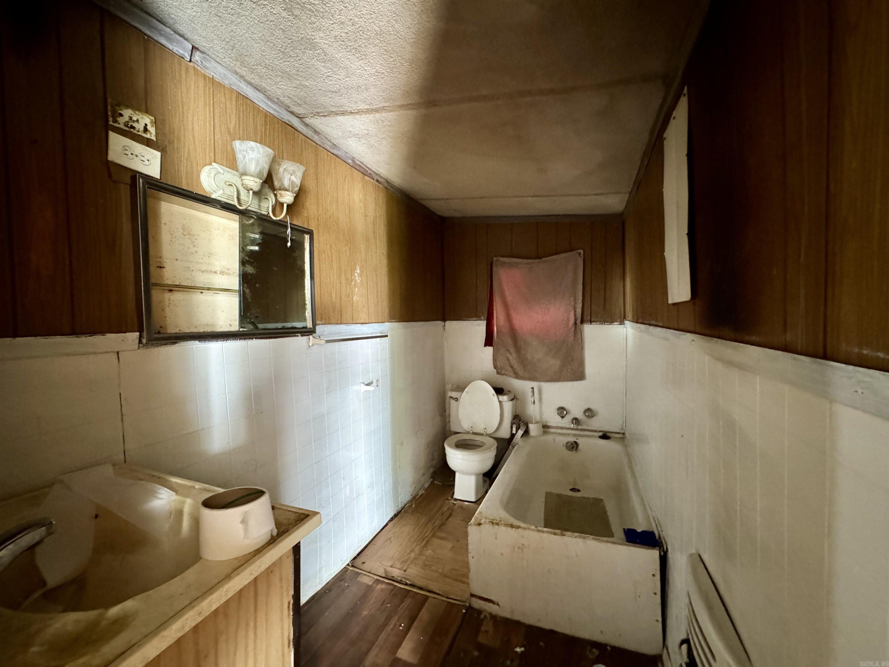 EAST CENTRAL - Residential