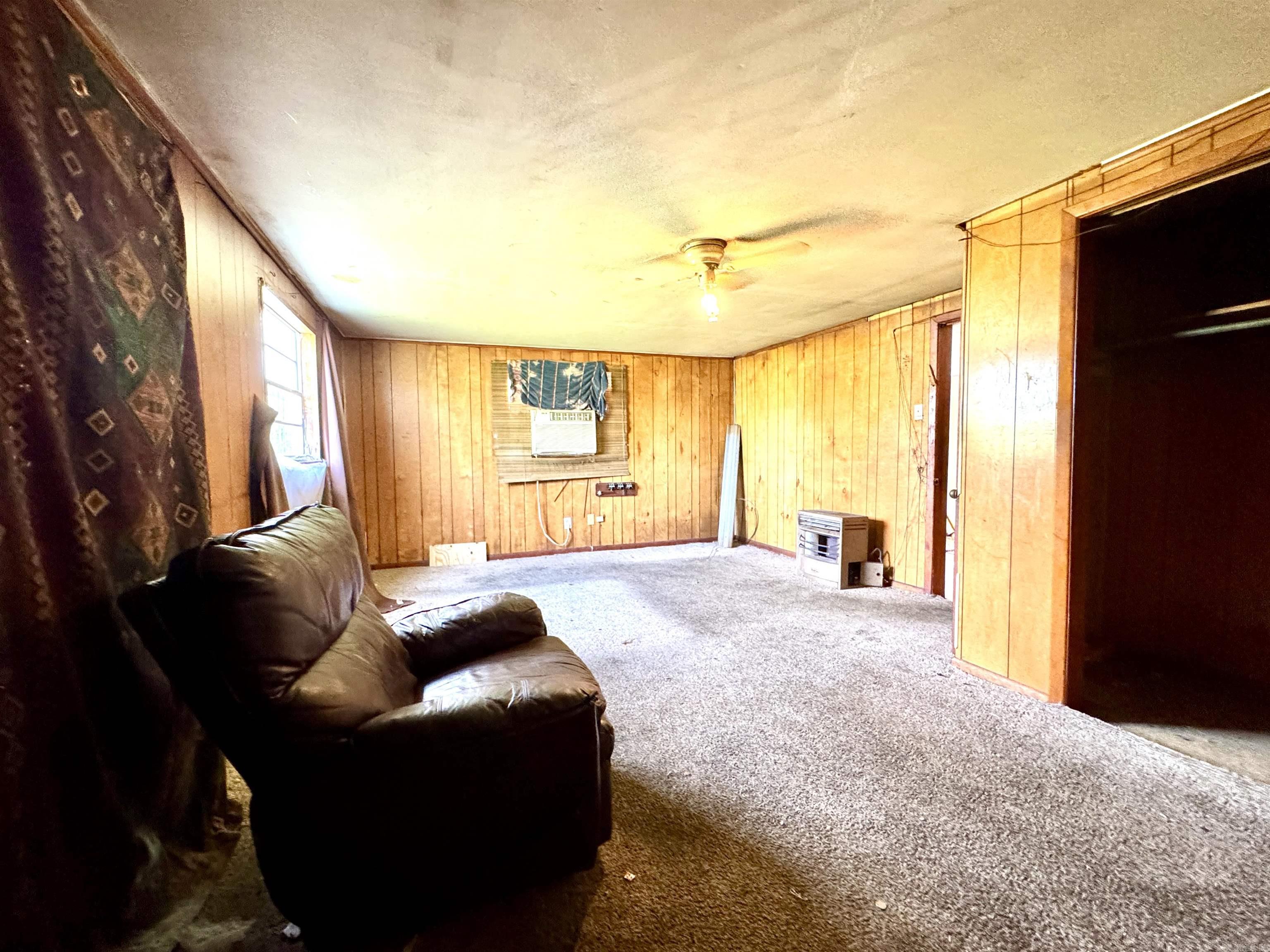 EAST CENTRAL - Residential