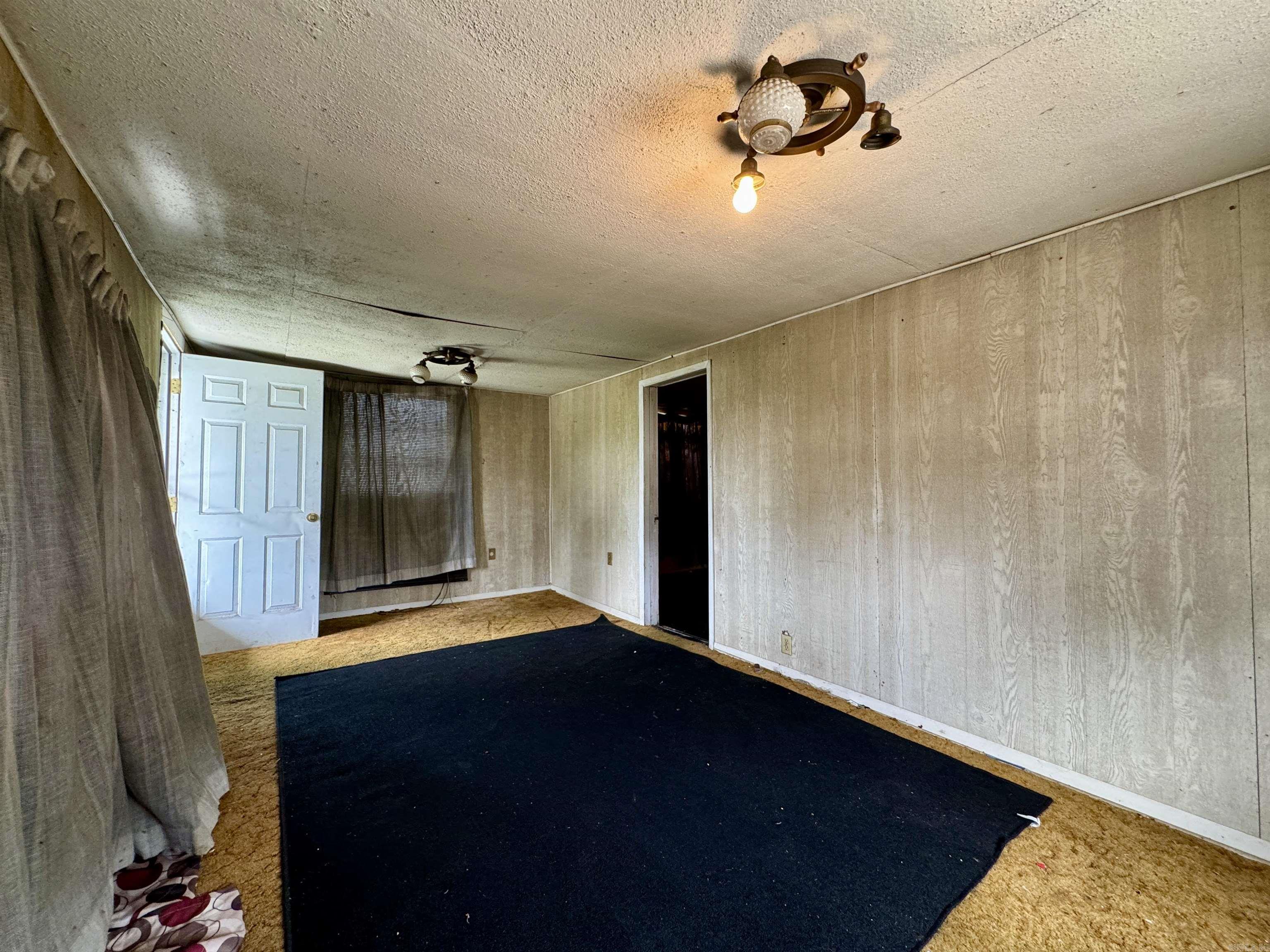 EAST CENTRAL - Residential