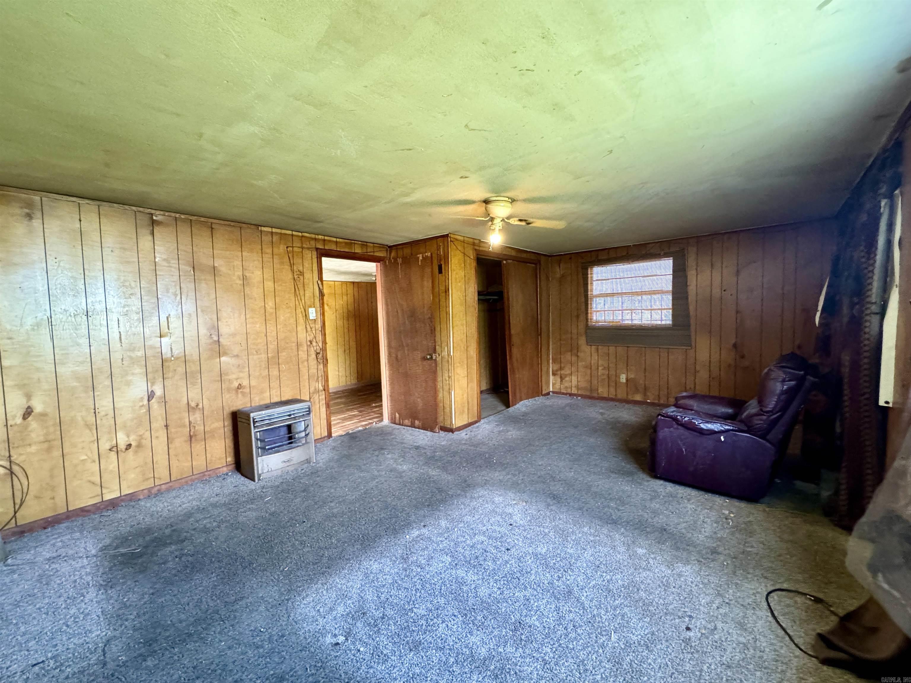 EAST CENTRAL - Residential