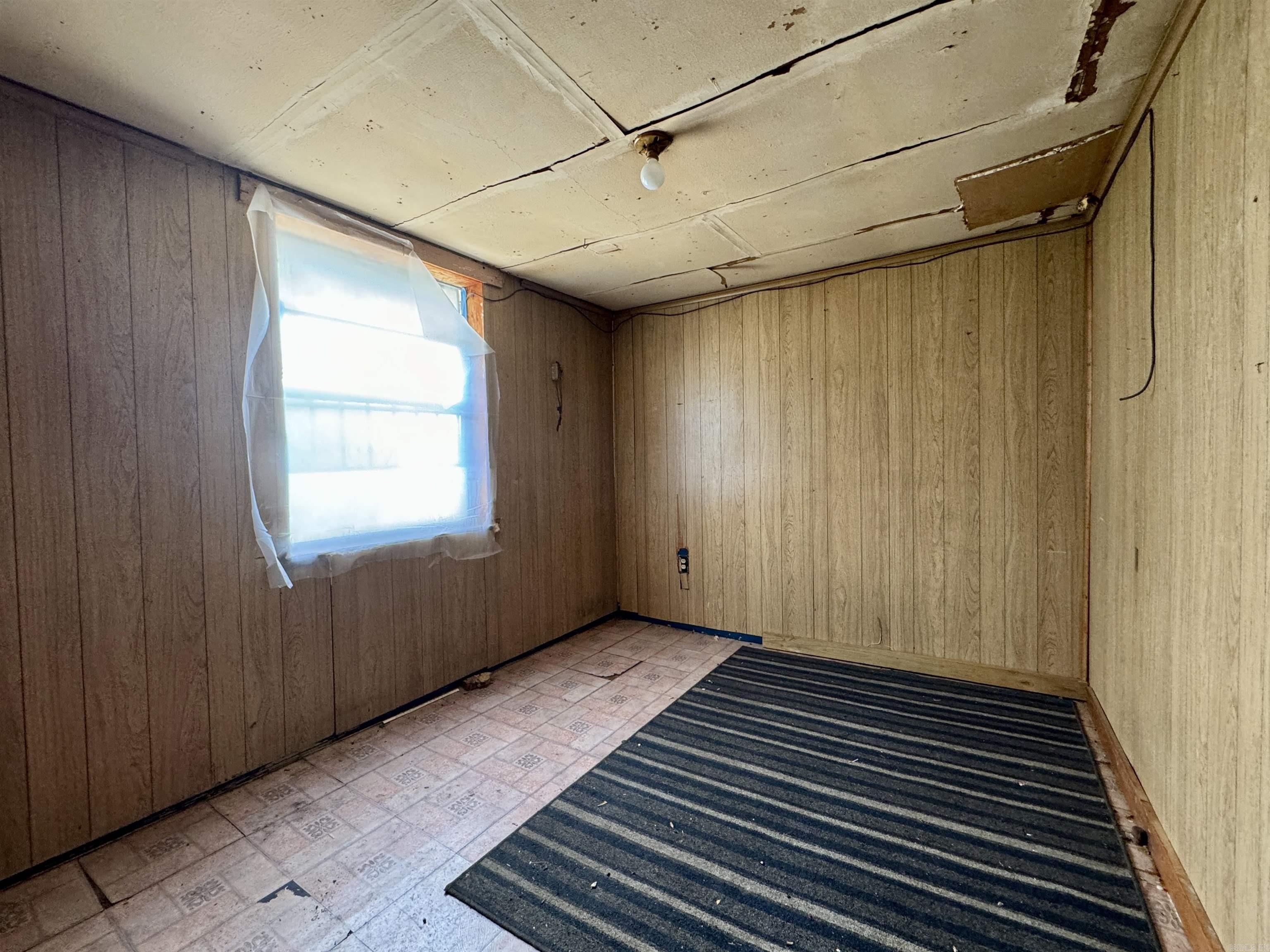 EAST CENTRAL - Residential