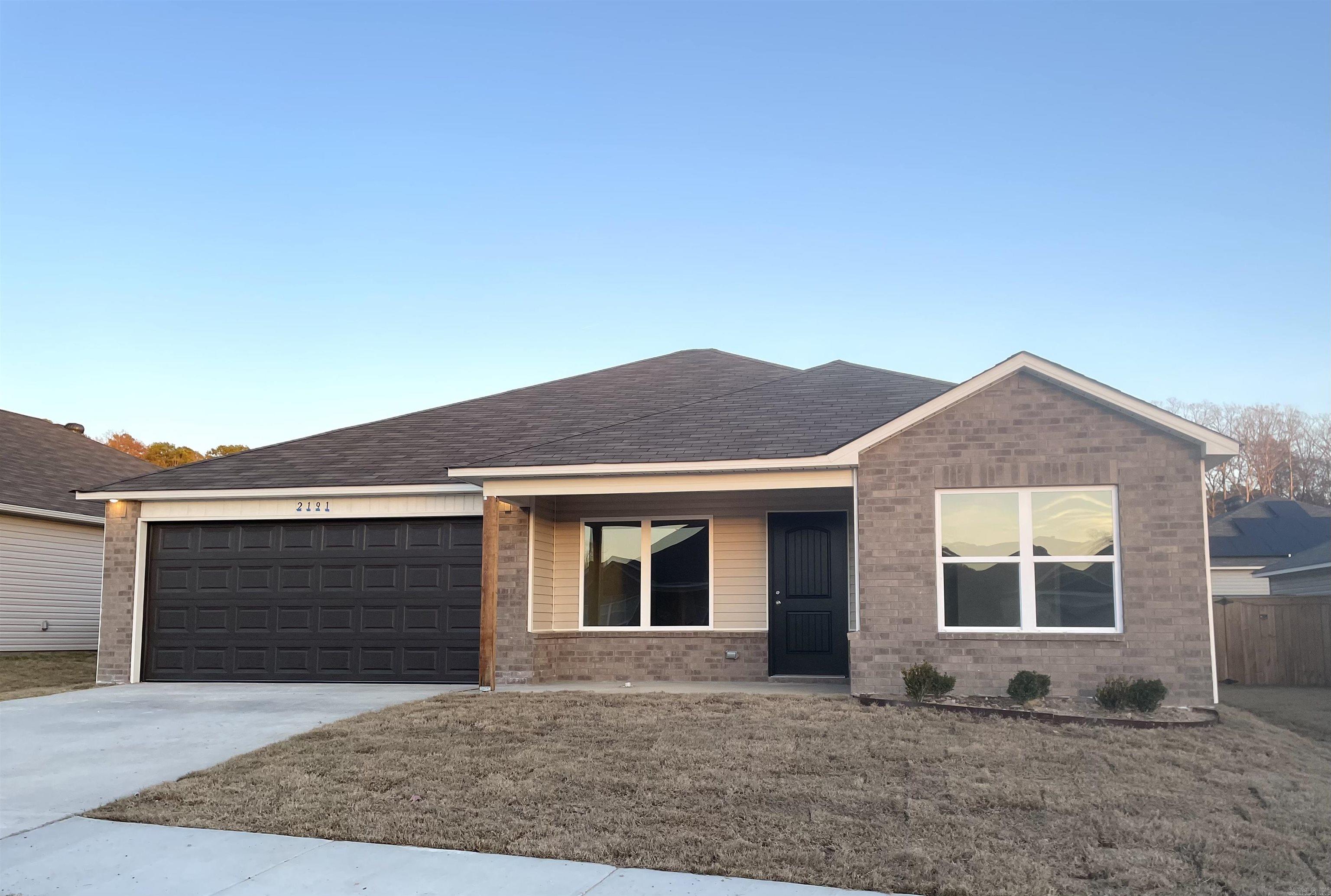 HILLDALE CROSSING - Residential