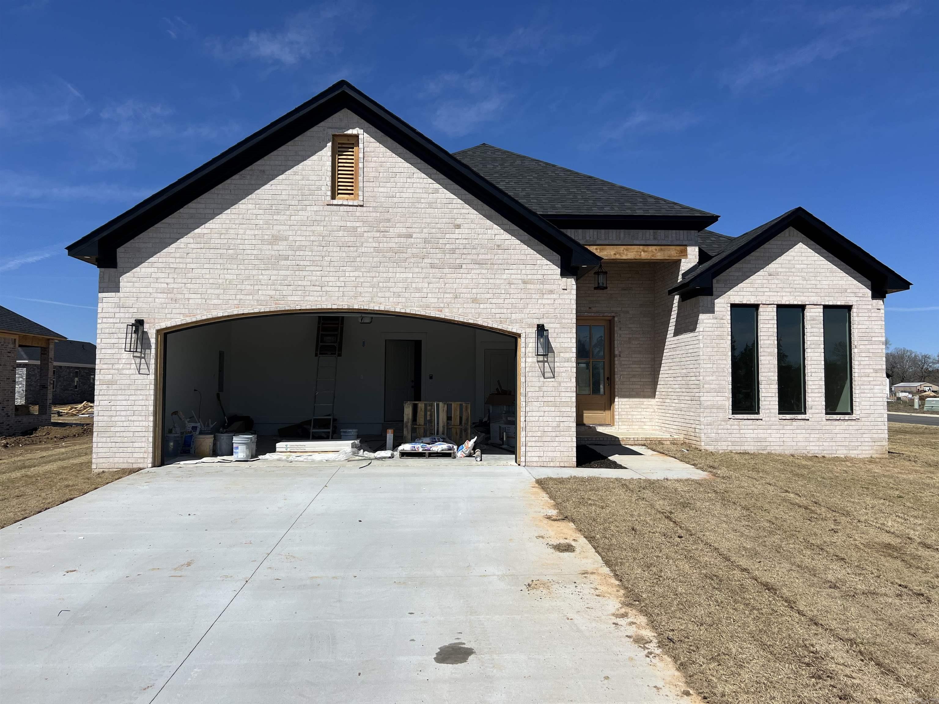 EAST MEADOW - Residential