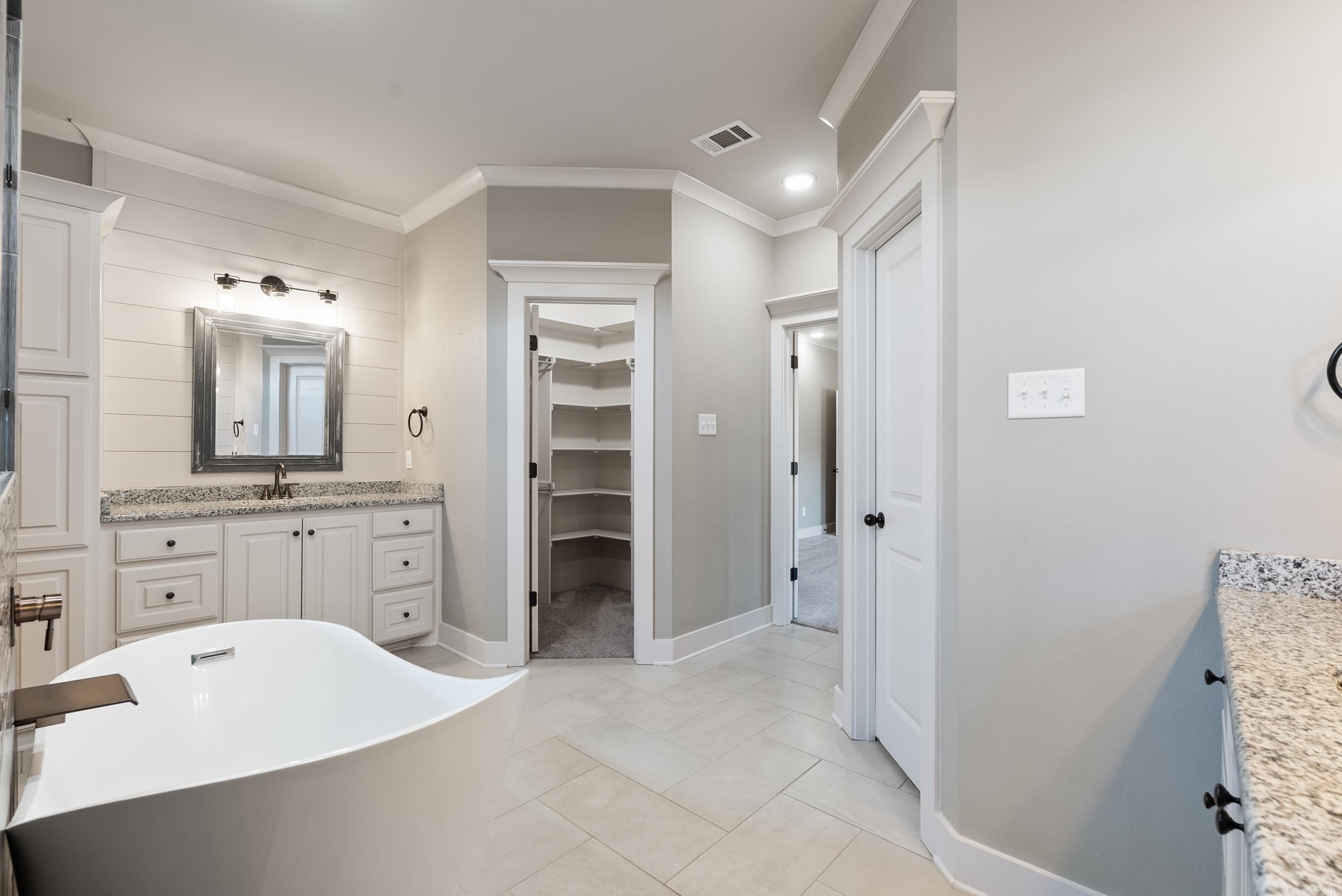 MOUNT TABOR ESTATES - Residential
