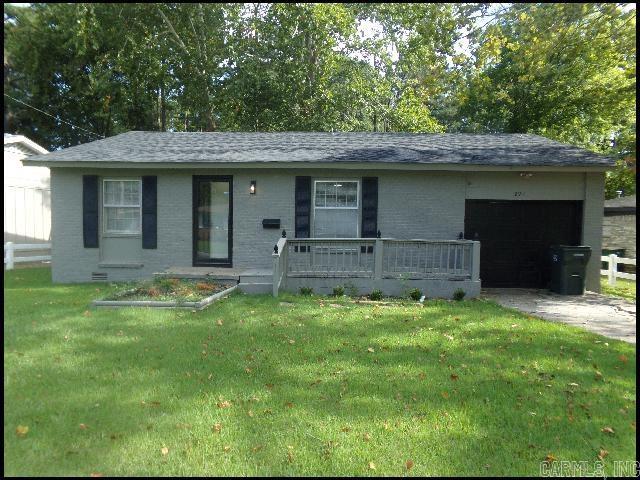 *LITTLE ROCK* MOVE IN SPECIAL: HALF OFF SECURITY DEPOSIT FOR QUALIFIED APPLICANTS! CHARMING HOME IN MEADOW LARK SUBDIVISION!! This Newly Remodeled 3 Bedroom And 1 Bath Home Offers Over 1,000 Square Feet Of Comfortable Living Space! The Updated Kitchen Features Stone Countertops, New Cabinets and Flooring, Fresh Paint, And Comes Fully Equipped With A Gas Range, Refrigerator, Dishwasher, And Garbage Disposal, With A Spacious Dining Area Perfect For Family Meals! Enjoy Carpet, Wood, Vinyl, And Tile Floors Throughout The Home, Along With A Cozy Family Room! Central Heat & Air Provides Year-Round Comfort! A Washer And Dryer Are Included! Parking Is Easy With A 1 Car Garage, Parking Pad, And Street Parking Options! The Fenced Backyard Makes A Perfect Space For Relaxing Or Entertaining! OUTSIDE PET FRIENDLY!! AVAILABLE NOW!!! <a href='https://raineyrealty.com/virtualtour.php?r=sTY0tQ'> Click here for a 360° Virtual Tour</a>