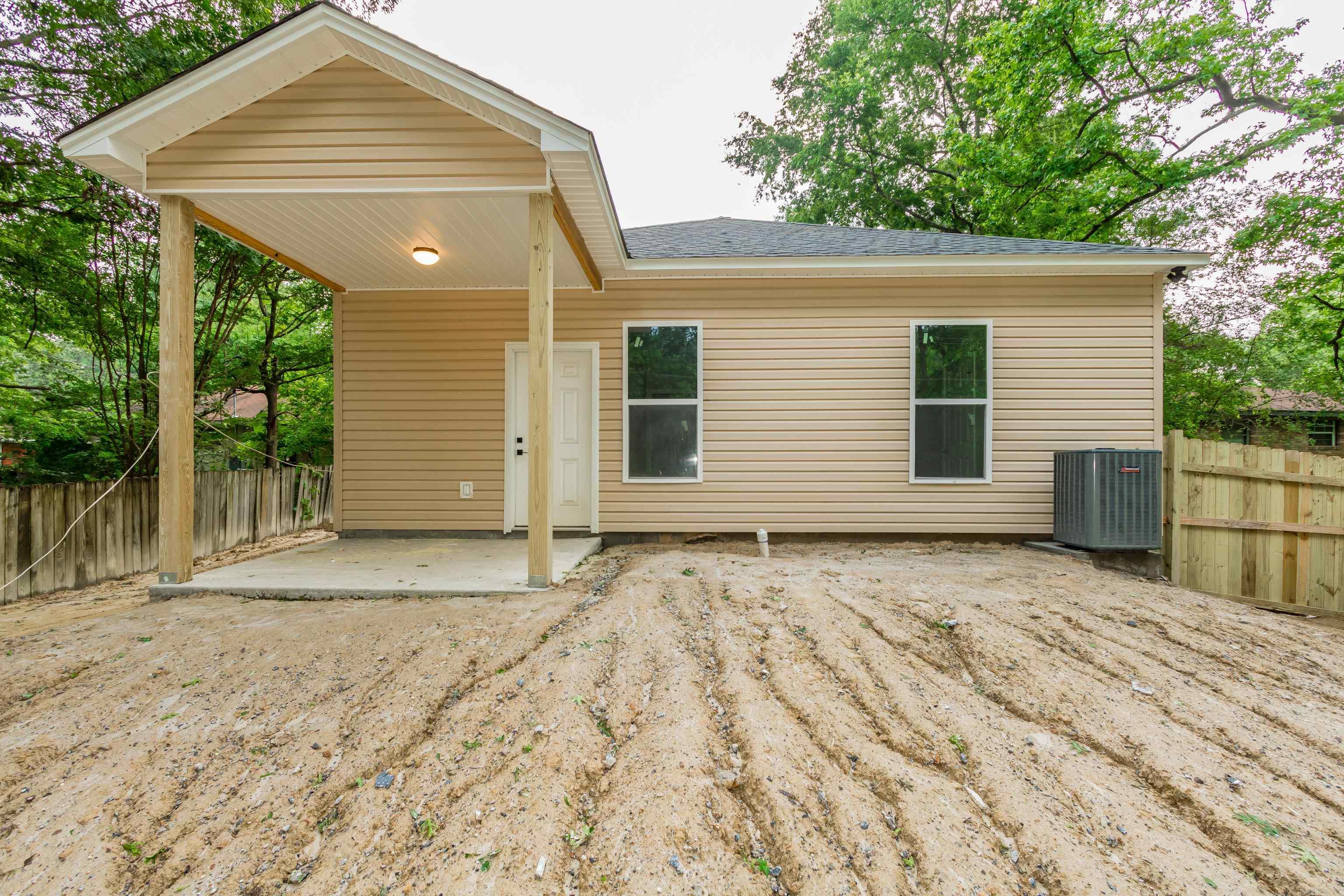 BARROW JOHN - Residential