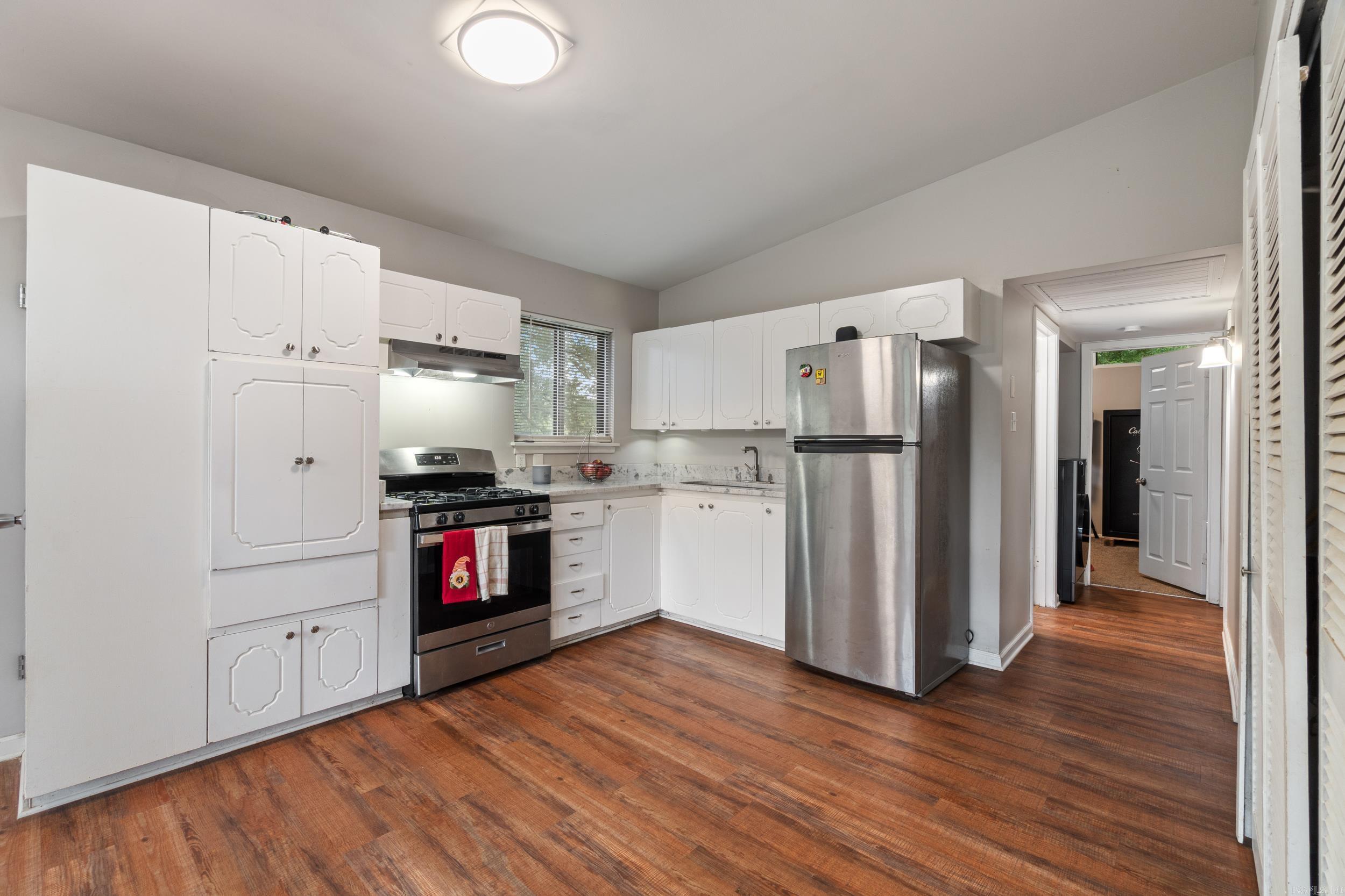 MEADOWCLIFF - Residential