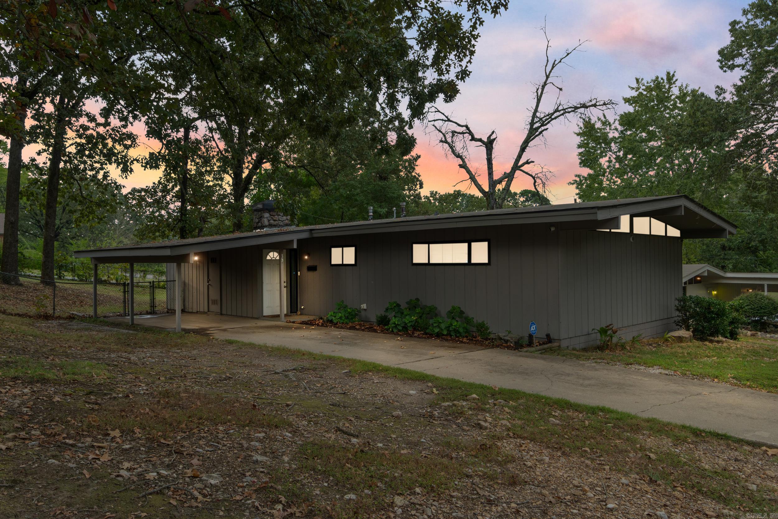 MEADOWCLIFF - Residential