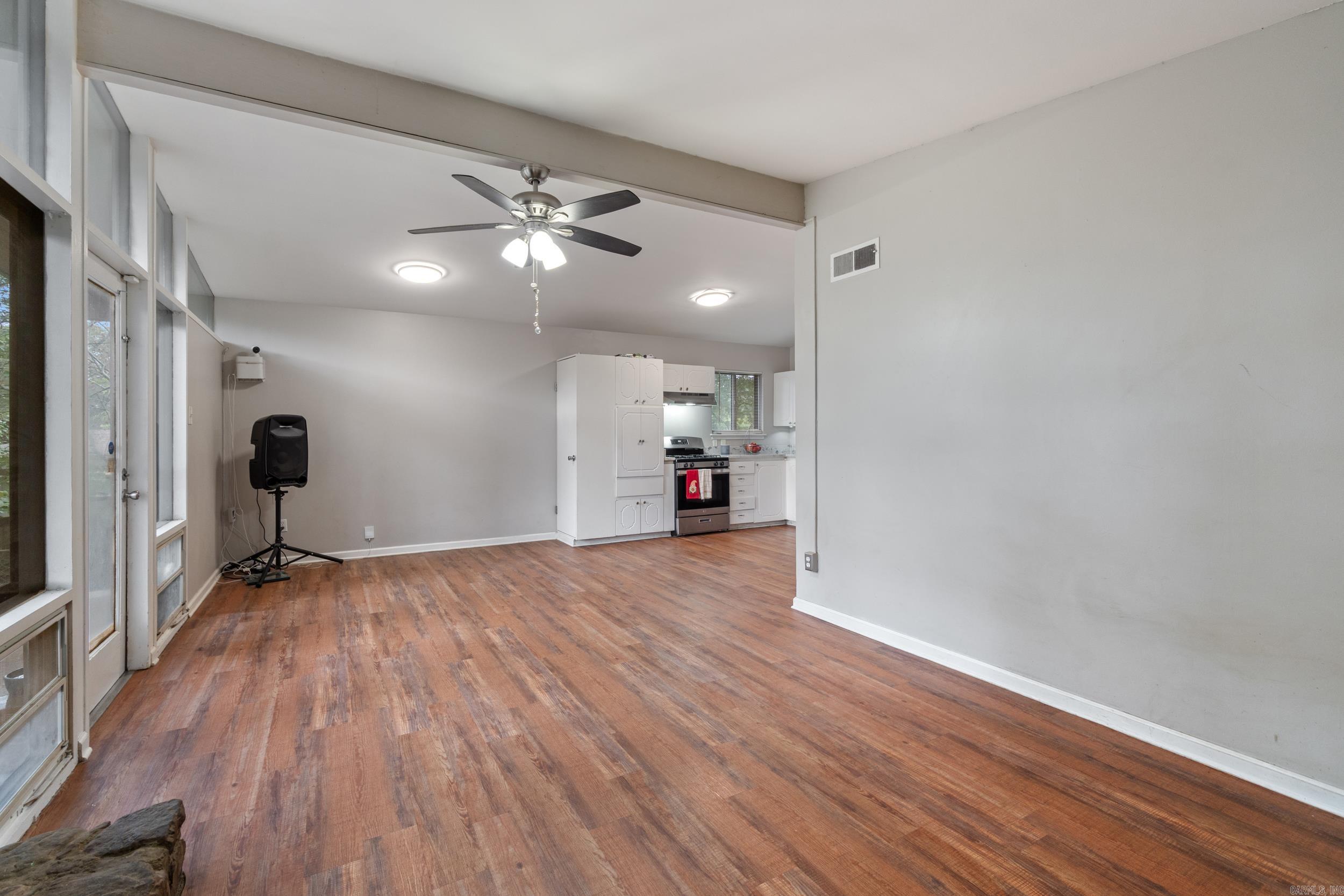 MEADOWCLIFF - Residential