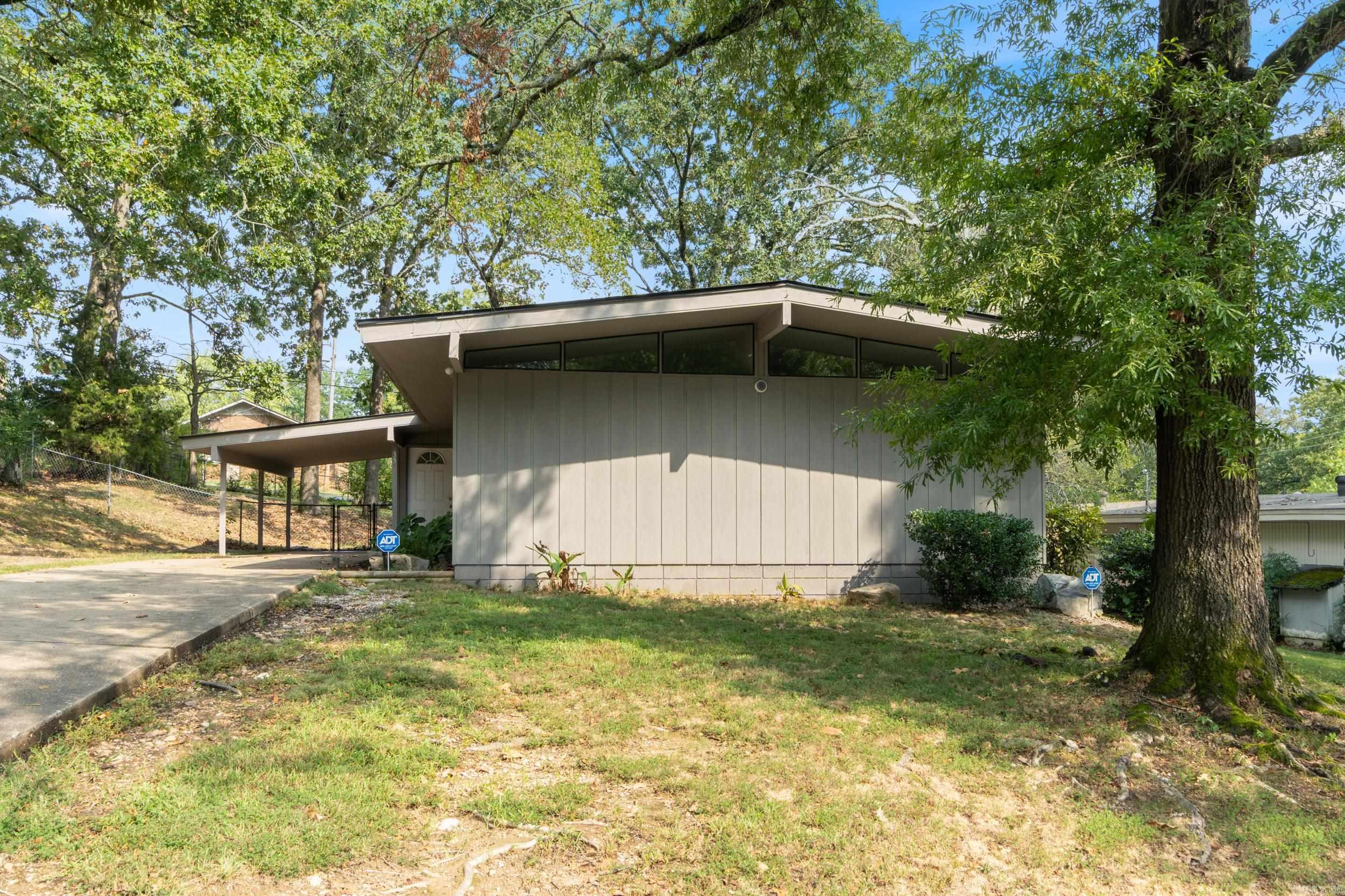 MEADOWCLIFF - Residential