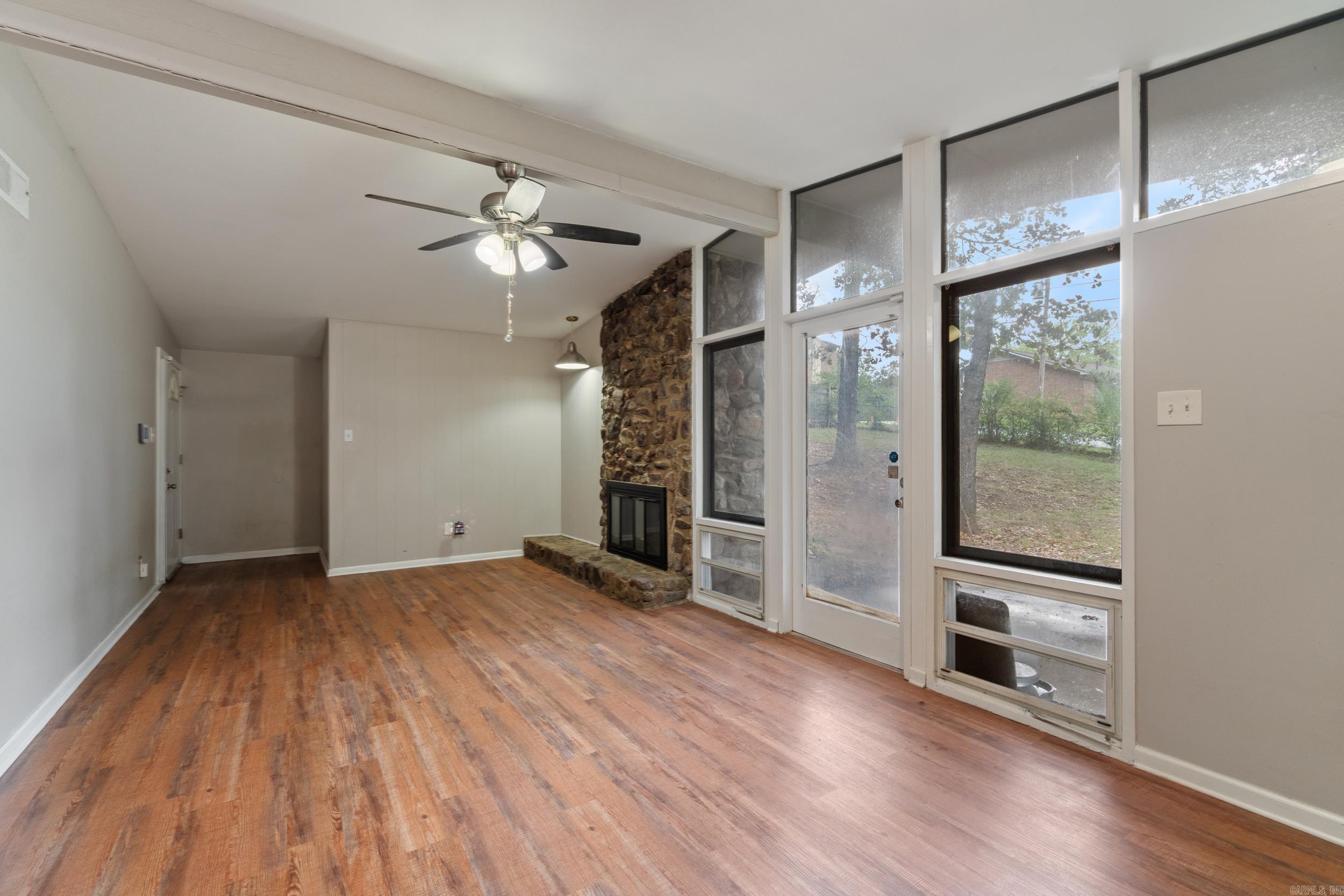 MEADOWCLIFF - Residential