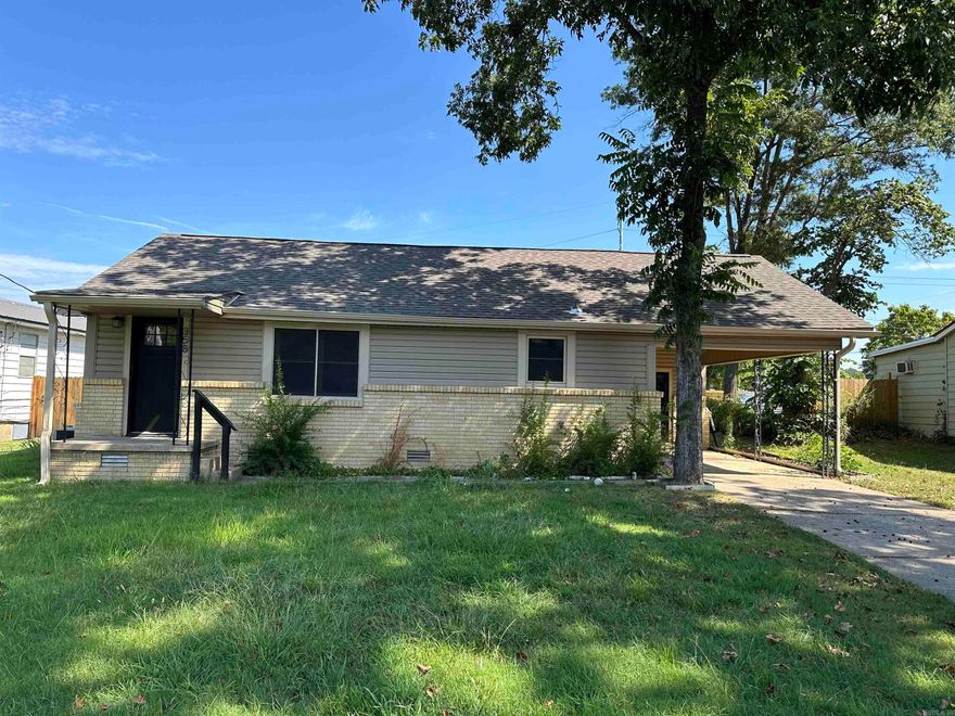 This beautifully remodeled 2-bedroom, 1-bathroom home in the peaceful Amboy community is perfect for a small family or roommates. Featuring top-tier finishes, the home has been updated with fresh paint, new flooring, new appliances, and more. Nestled on a quiet street, it's a must-see property. Schedule your private tour today!