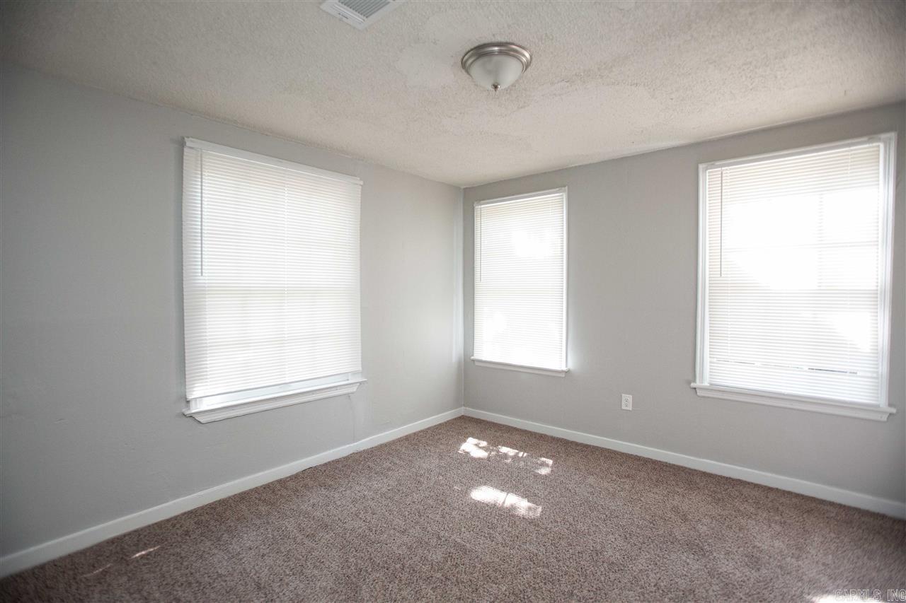 OAK FOREST - Residential Lease