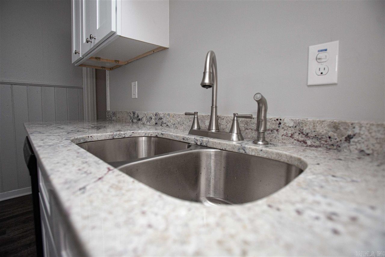 OAK FOREST - Residential Lease