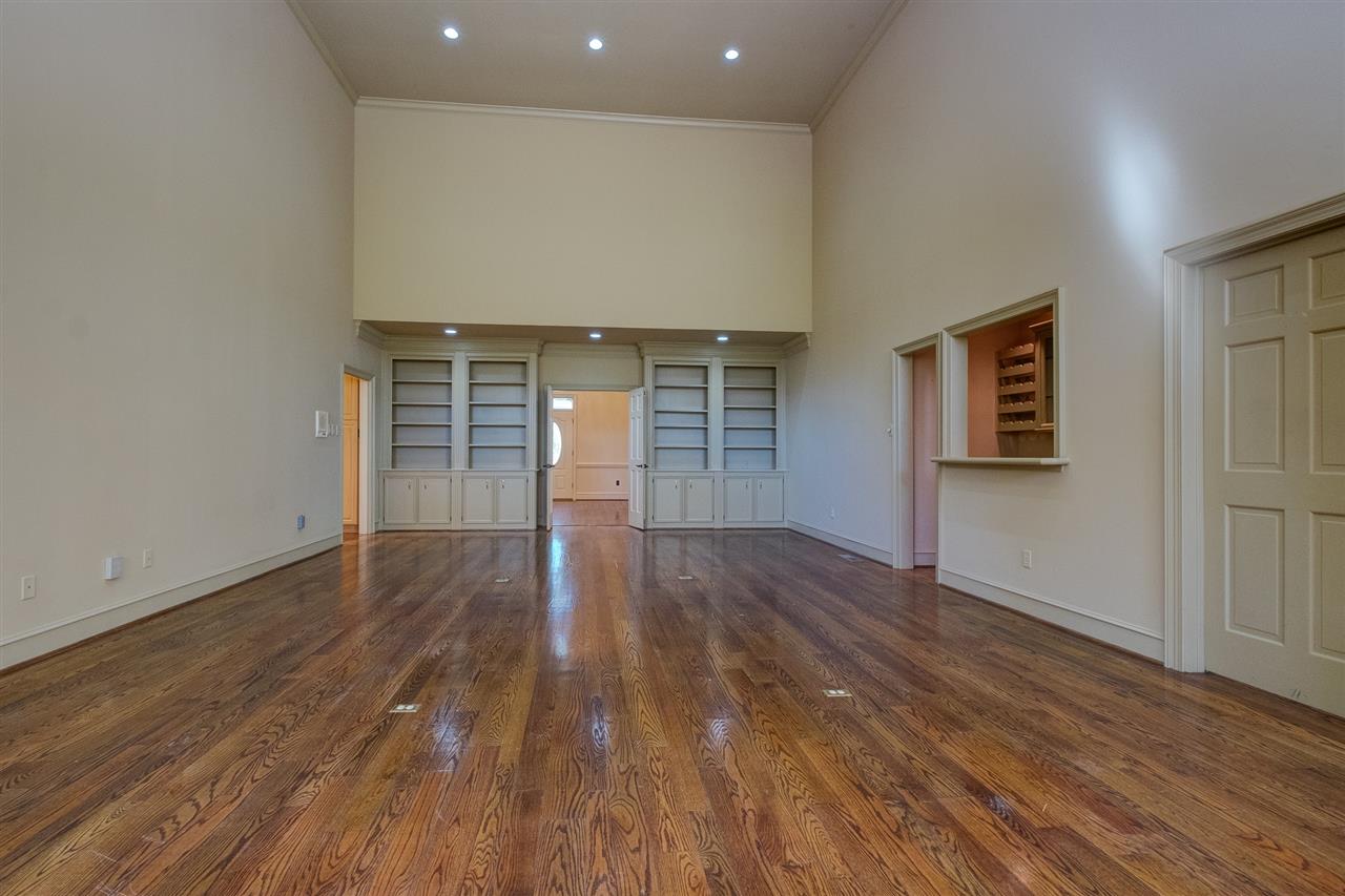 PLEASANT VALLEY - Residential