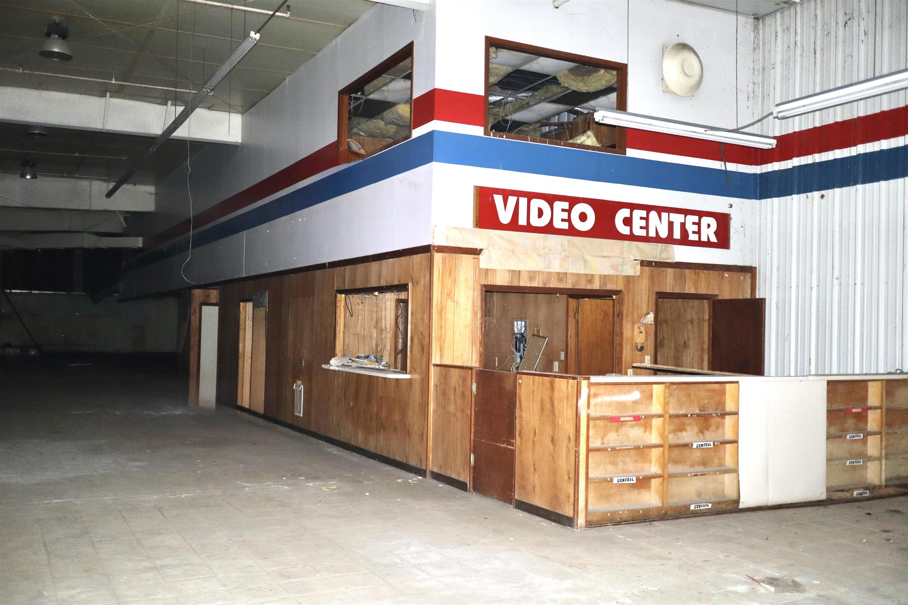 VAIL S/D TAX REPLAT - Commercial Sale