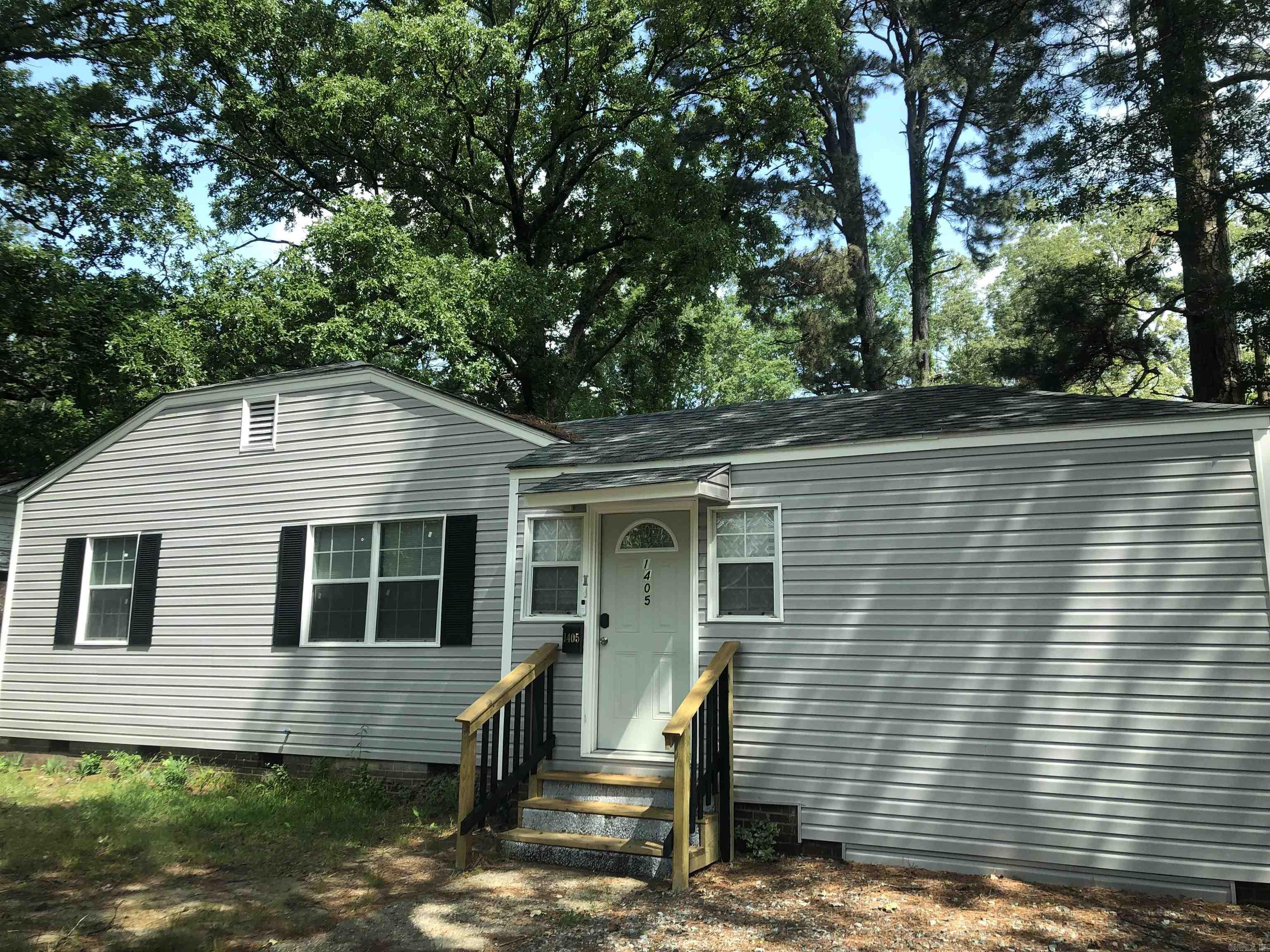 Beautifully remodeled 3 bedroom 1 bathroom home thats ideal for a 1st time home buyer. This home features newer luxury vinyl tile flooring, paint, cabinets, counter tops and bathroom tub surround just to name a few. Please call for more details.