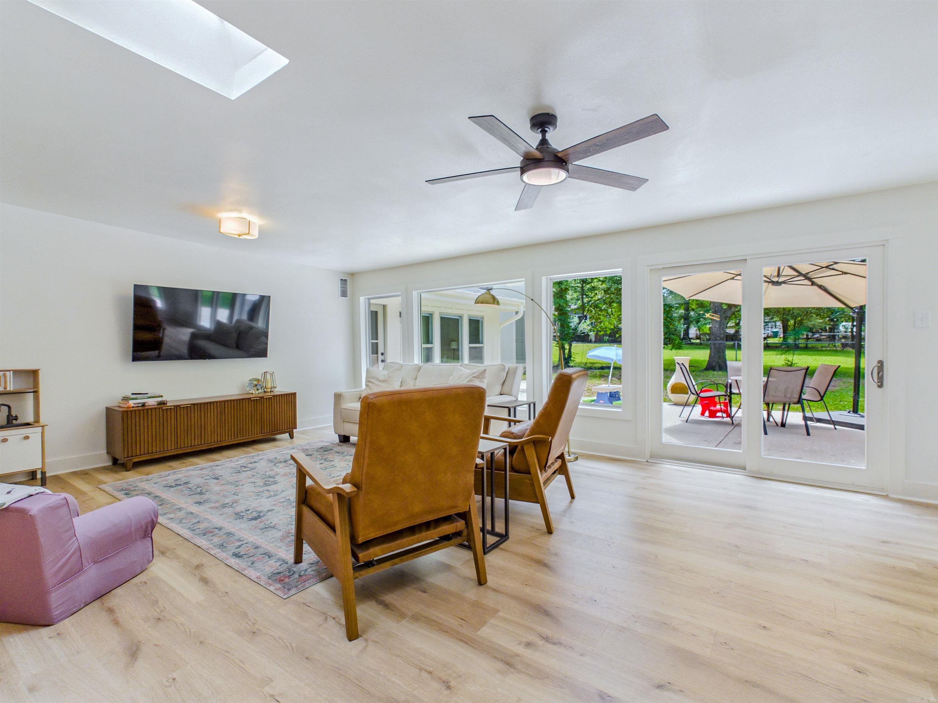 KINGWOOD PLACE - Residential