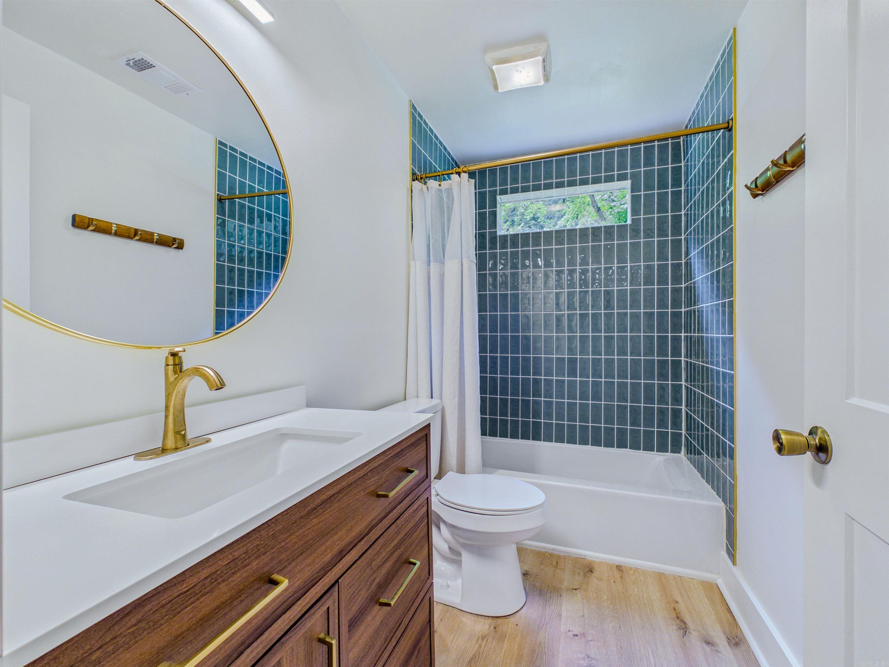 KINGWOOD PLACE - Residential