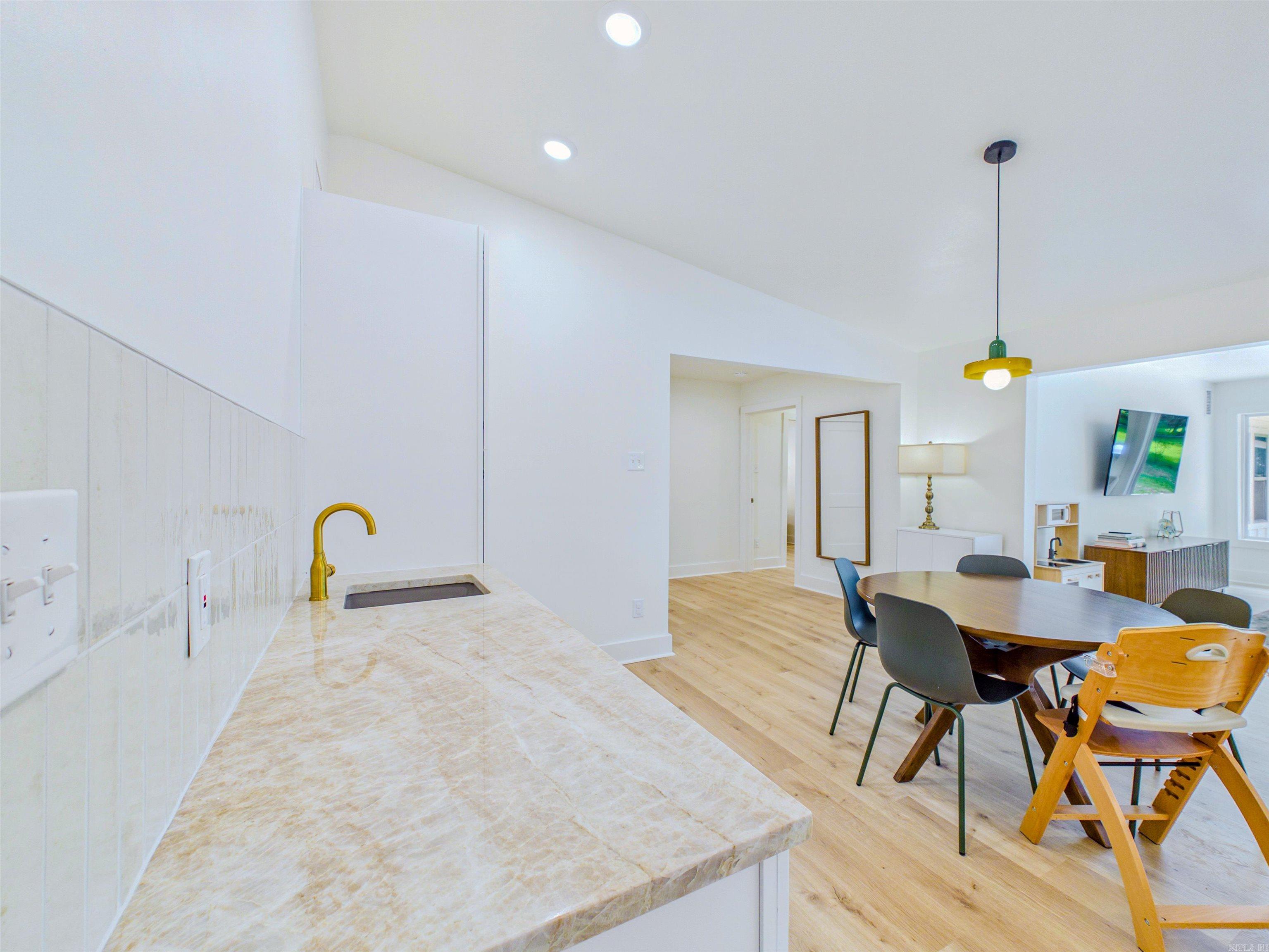 KINGWOOD PLACE - Residential