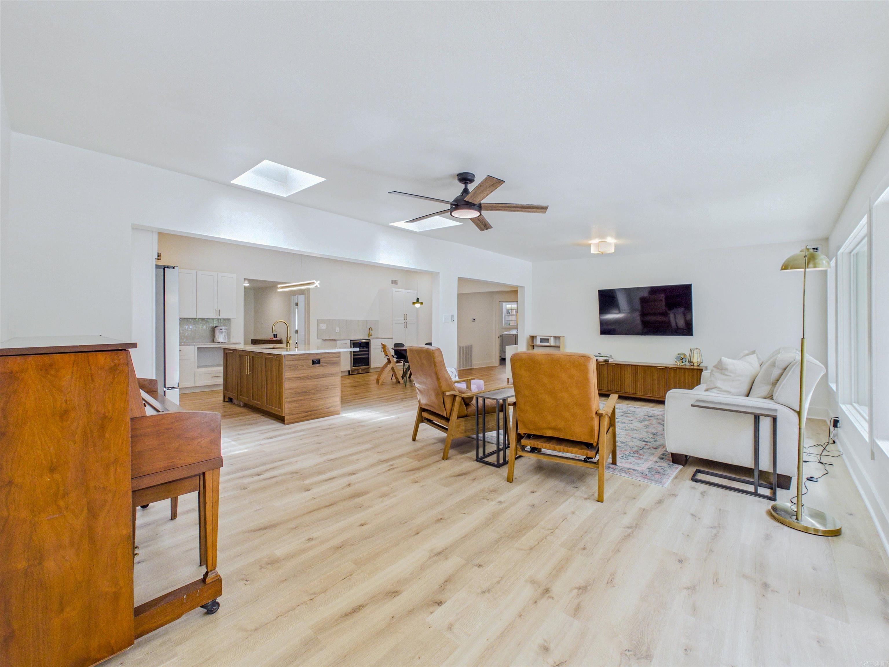 KINGWOOD PLACE - Residential