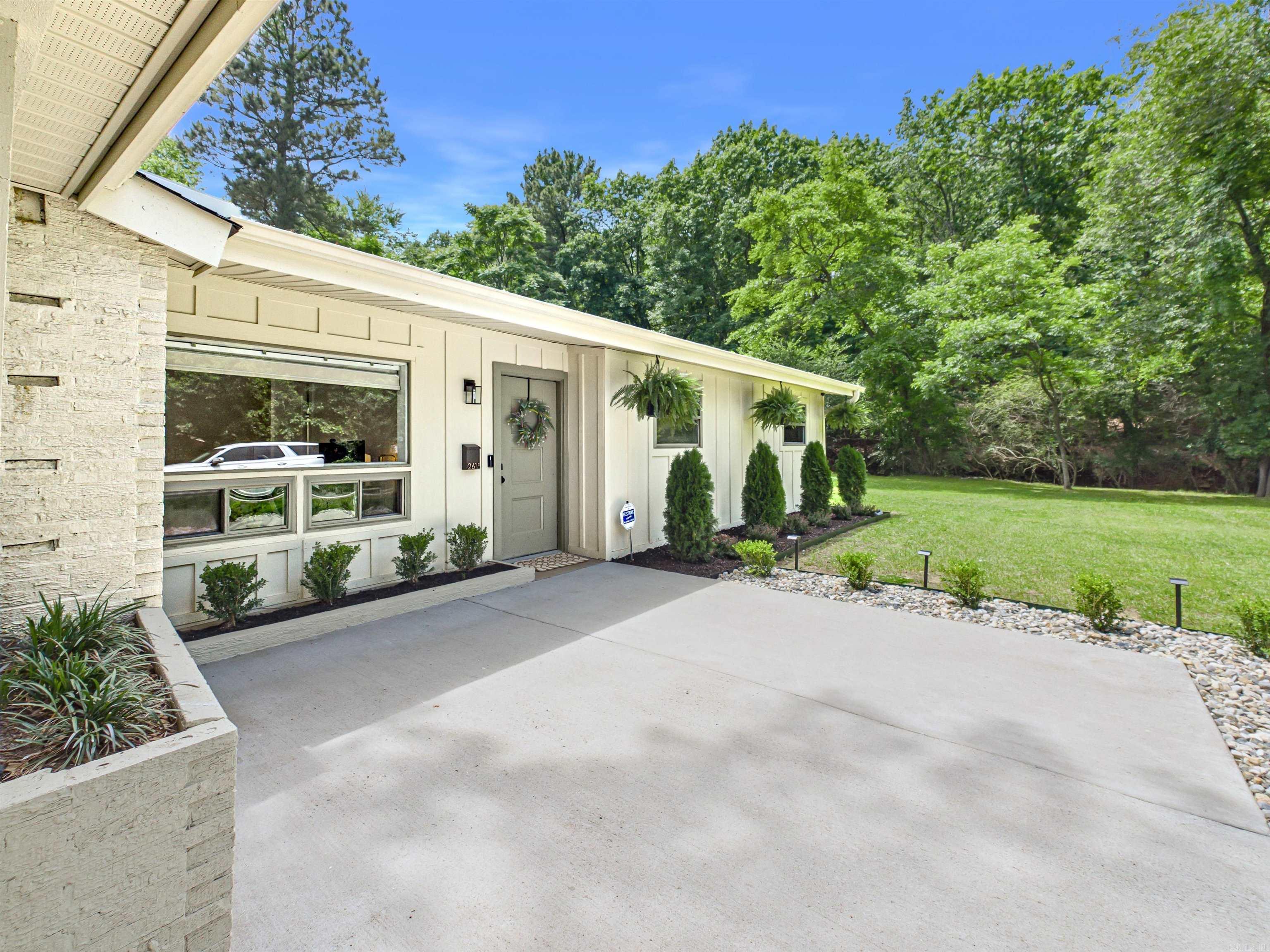 KINGWOOD PLACE - Residential