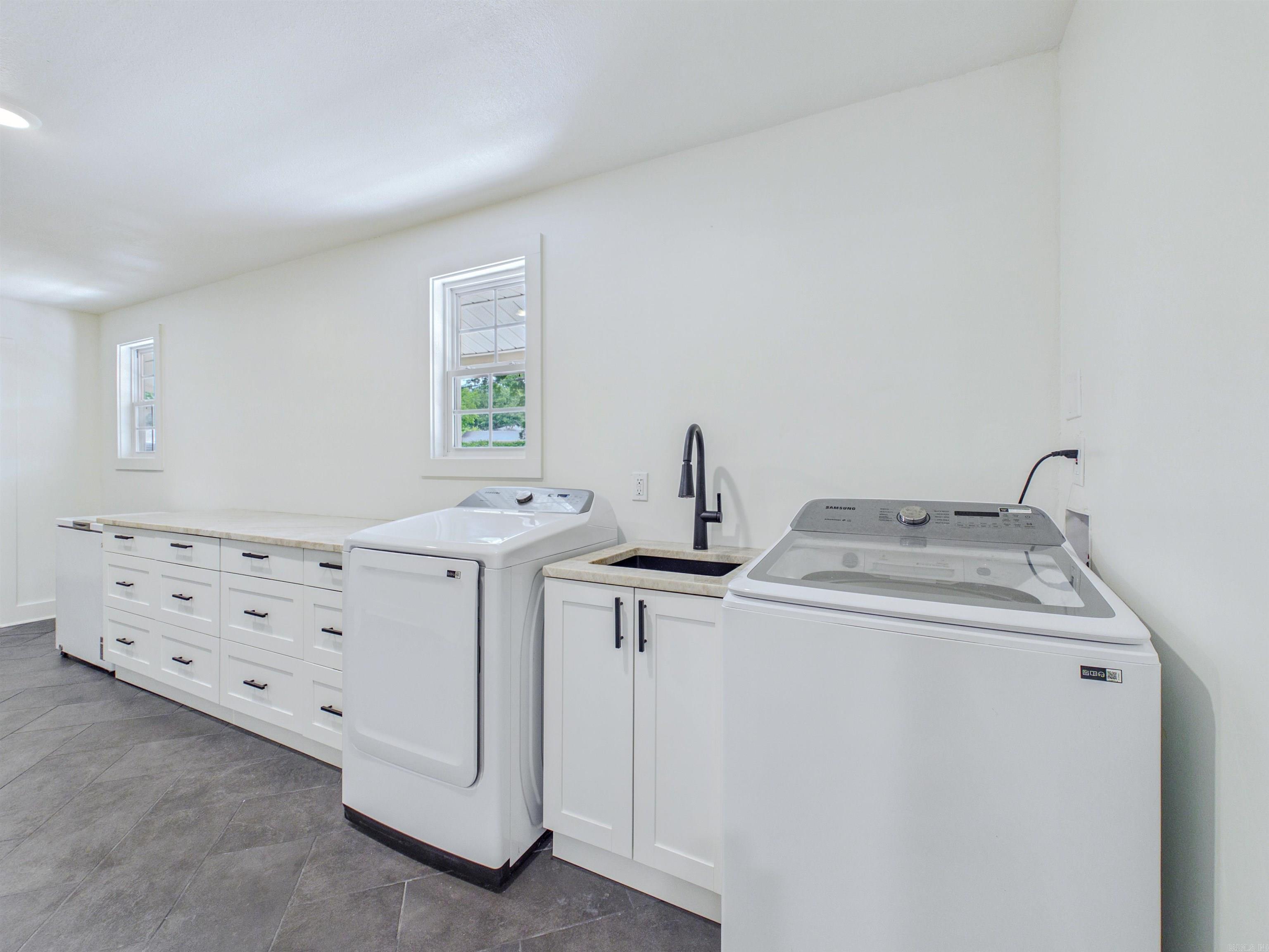 KINGWOOD PLACE - Residential