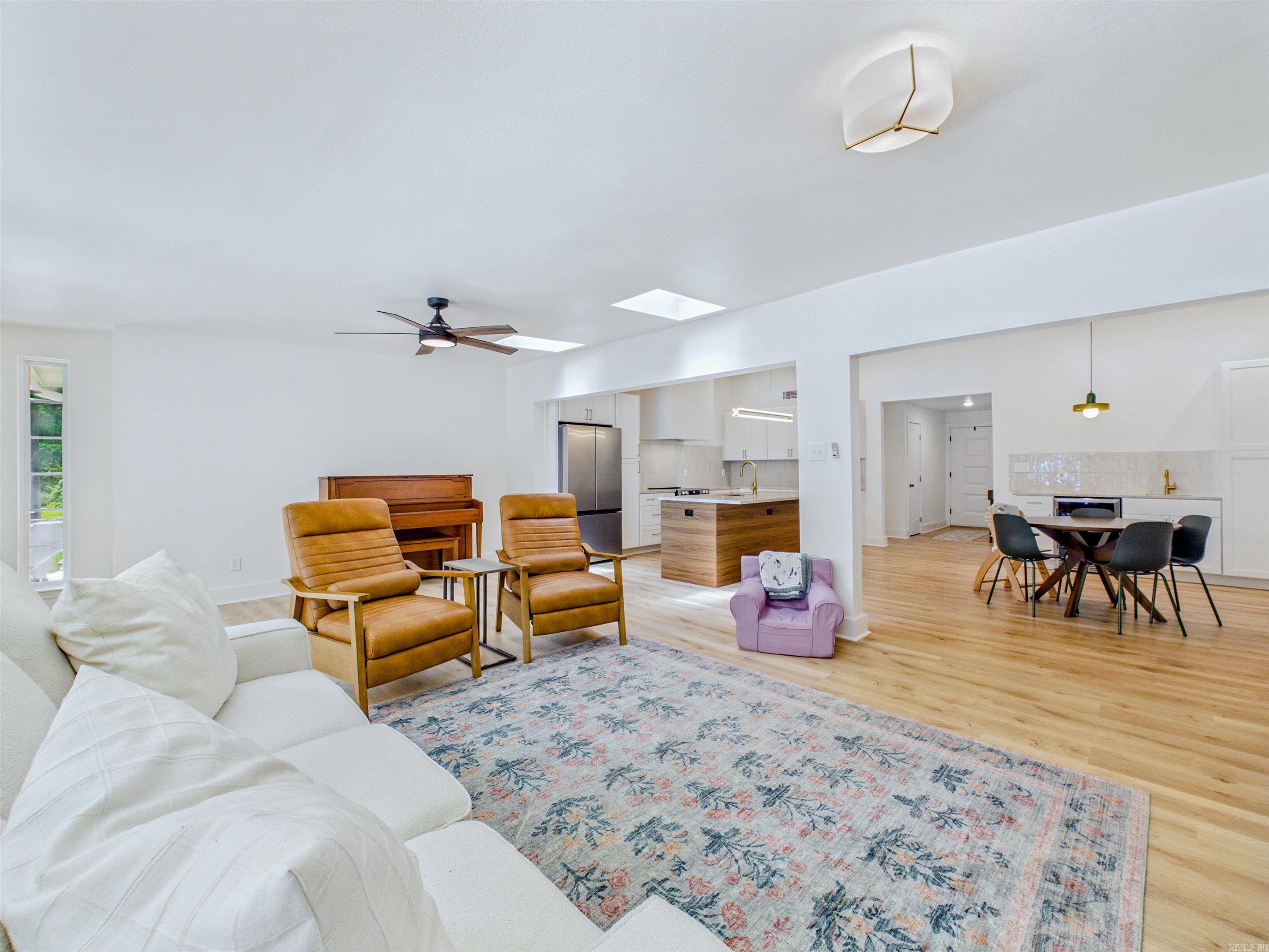 KINGWOOD PLACE - Residential