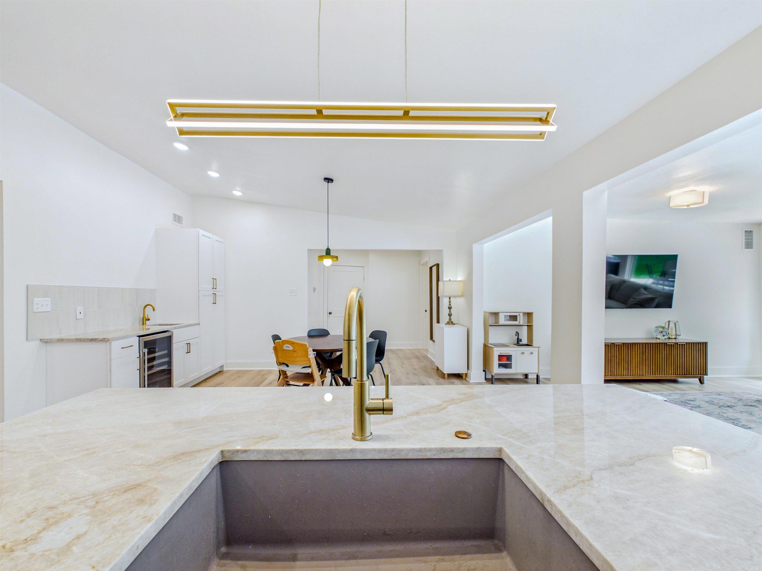 KINGWOOD PLACE - Residential